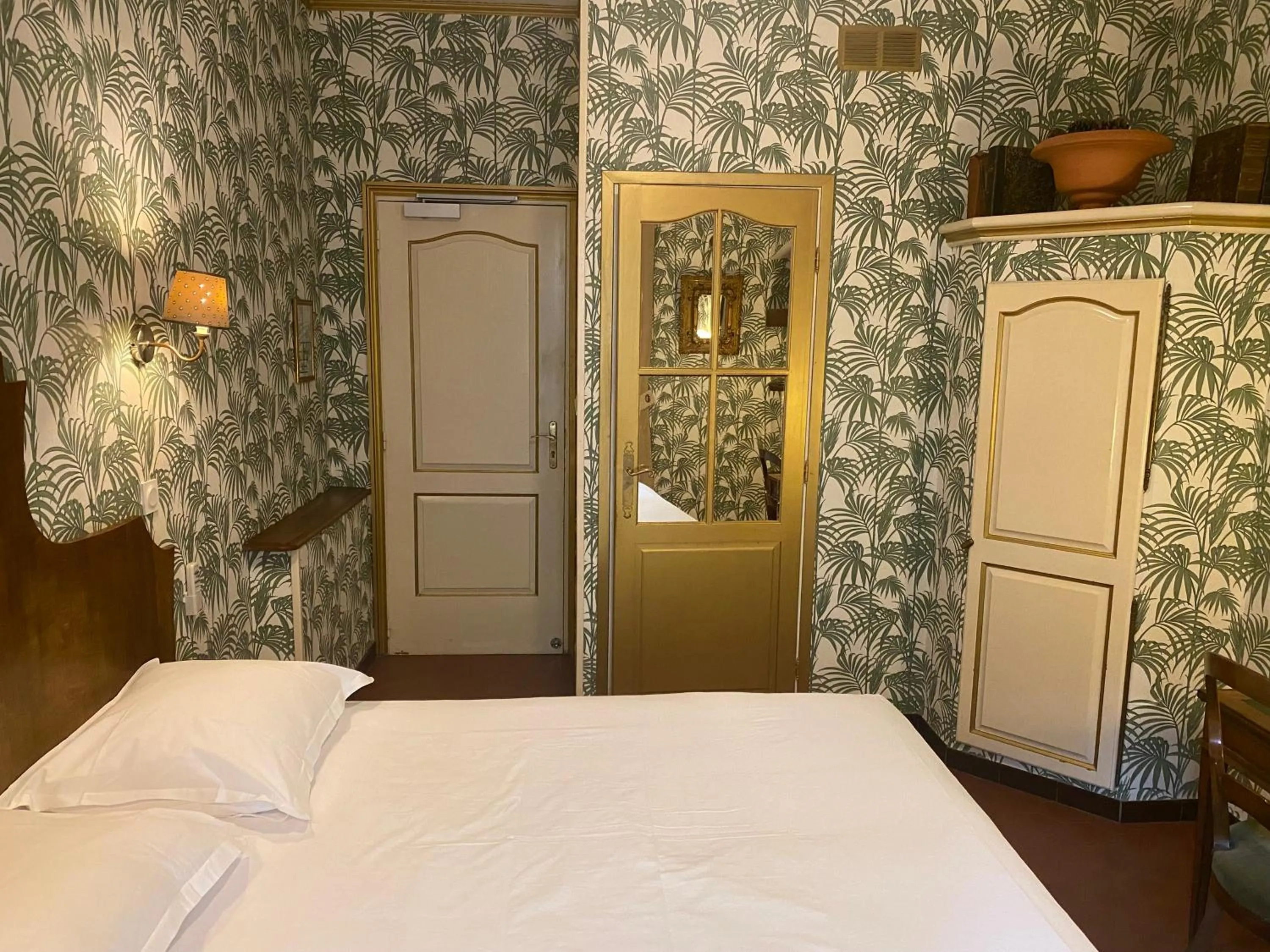 Bed in Hotel Central Bastia