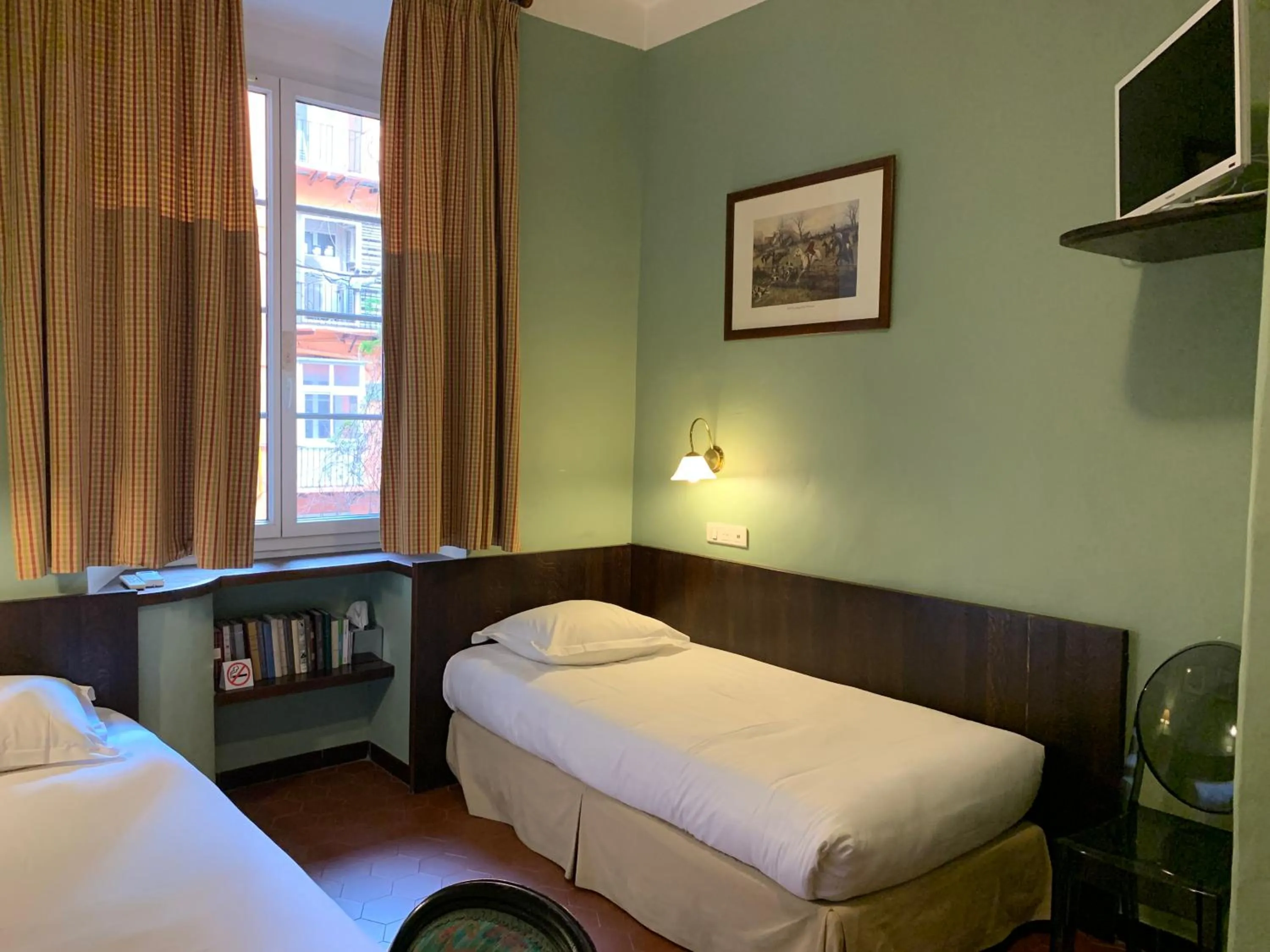 Bedroom, Bed in Hotel Central Bastia