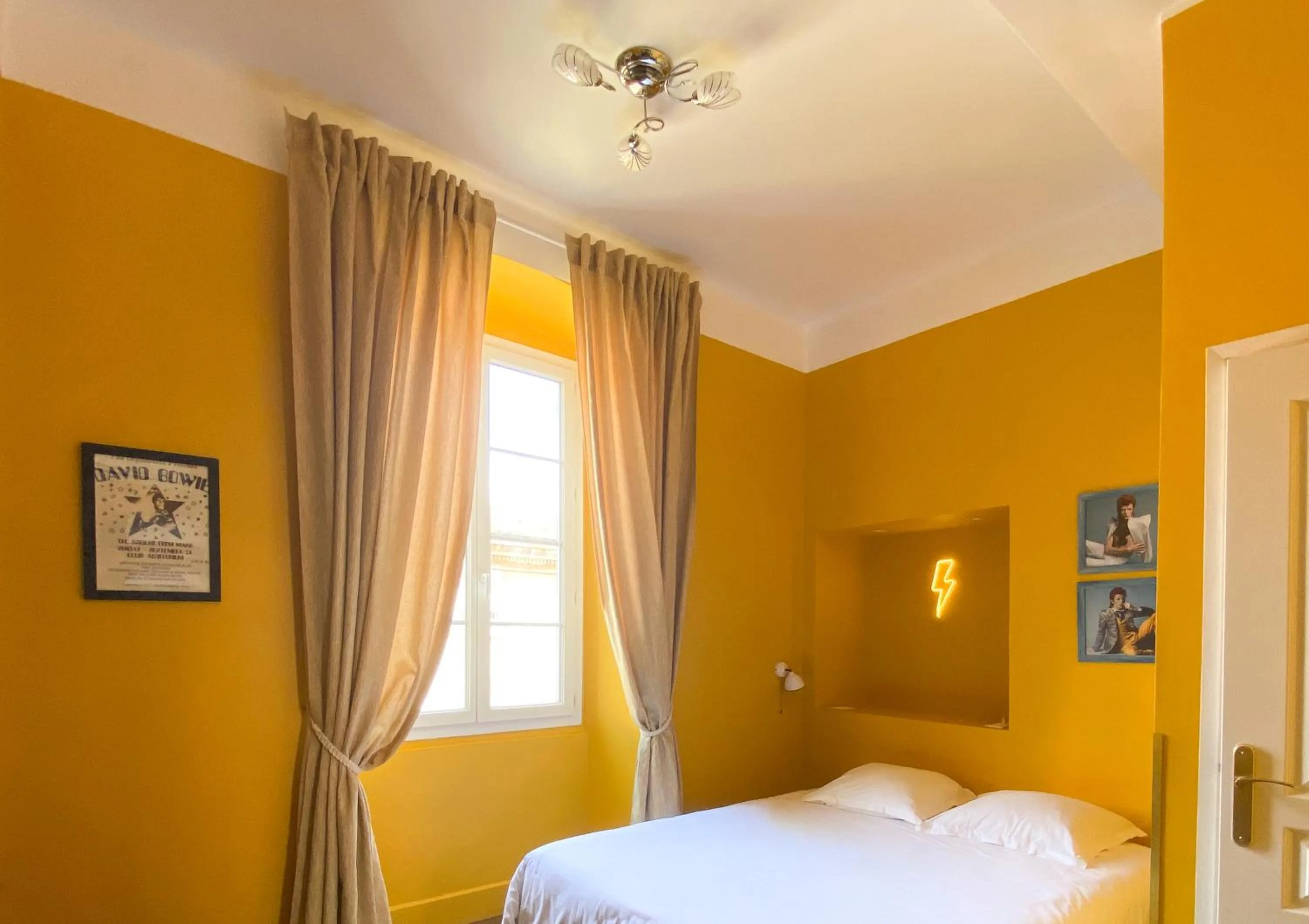 Bed in Hotel Central Bastia