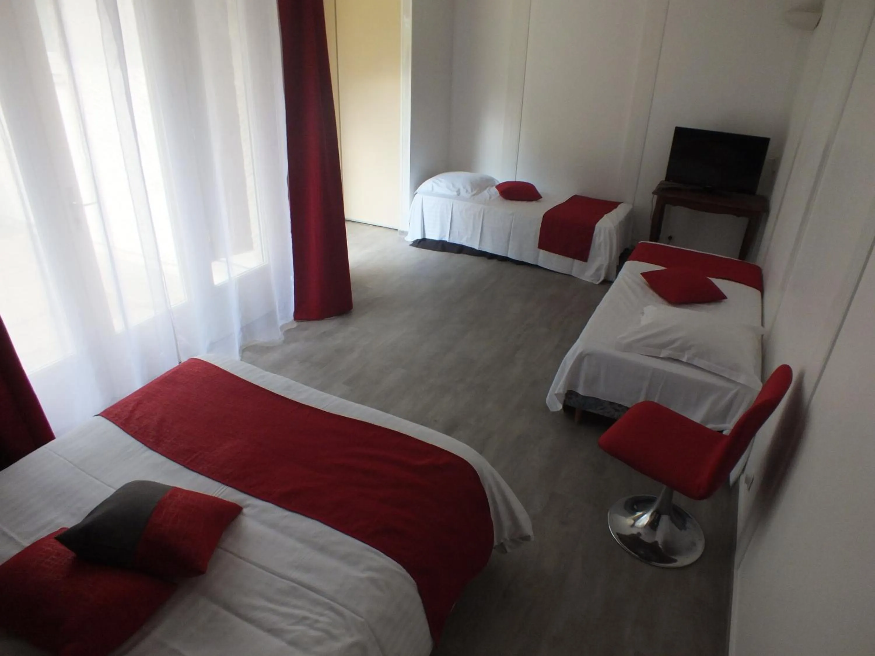 Bedroom, Bed in Hotel Restaurant Le Manguier