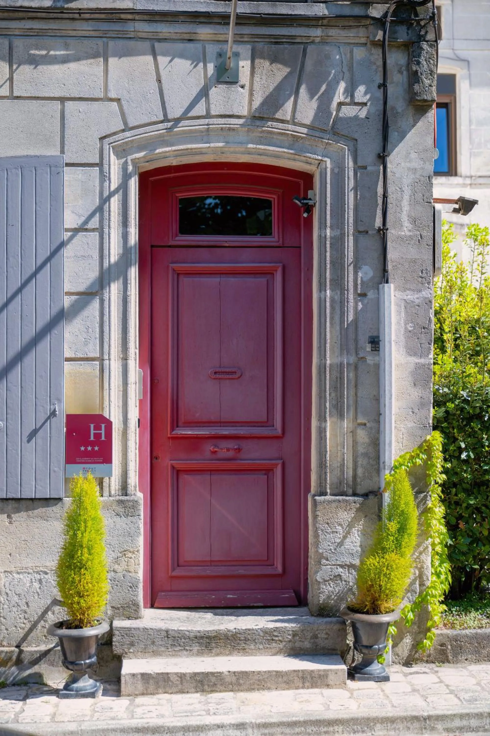 Facade/entrance in Hotel Ligaro - Jarnac