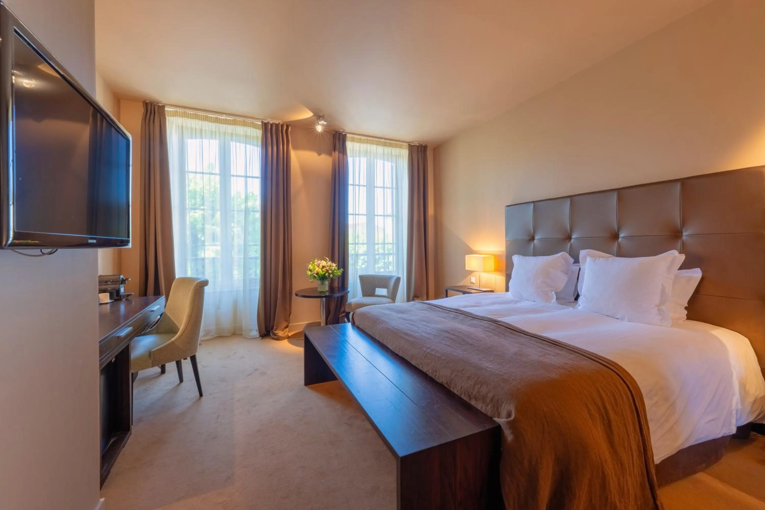 Bedroom, Bed in Hotel Ligaro - Jarnac