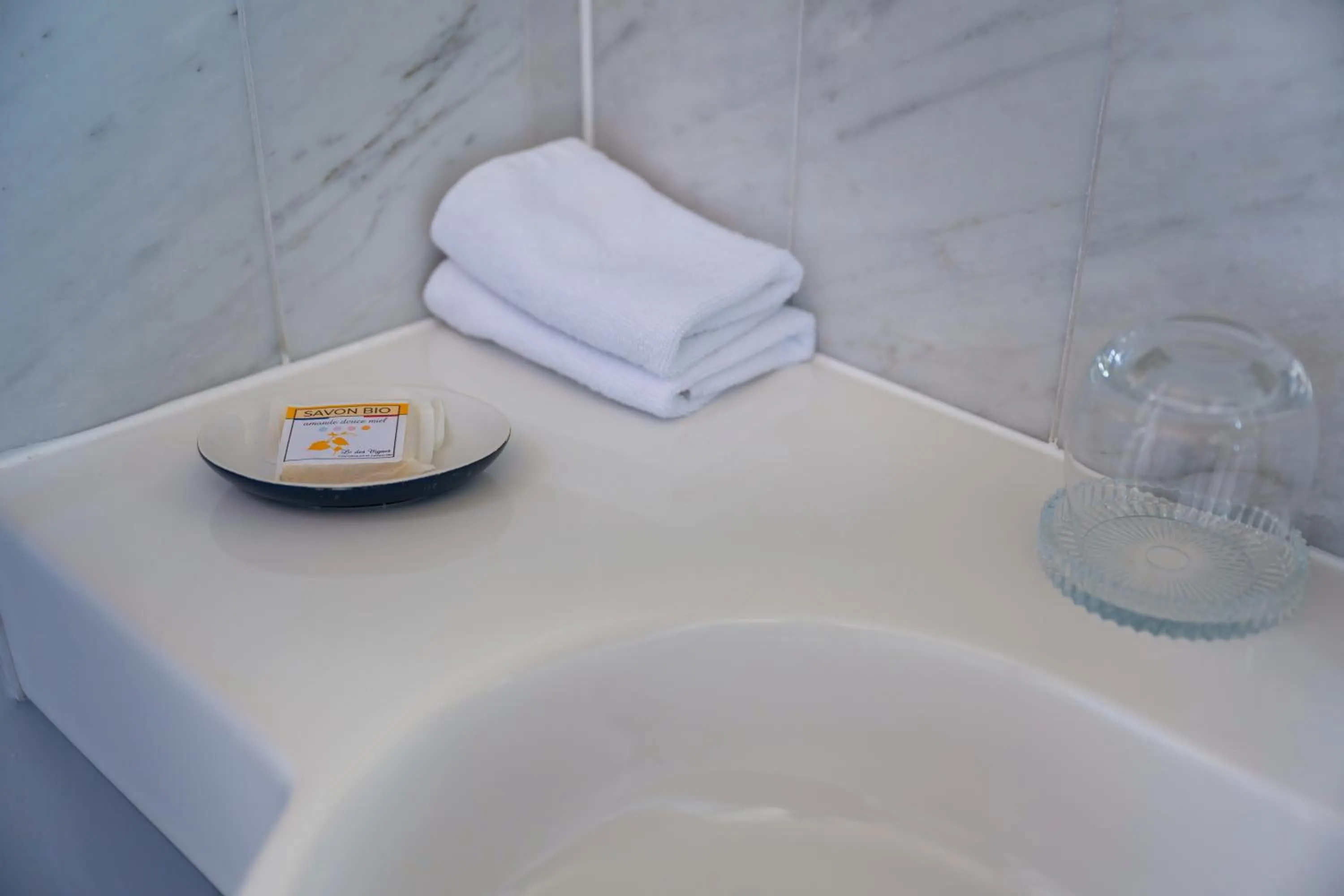 towels in Hotel Ligaro - Jarnac