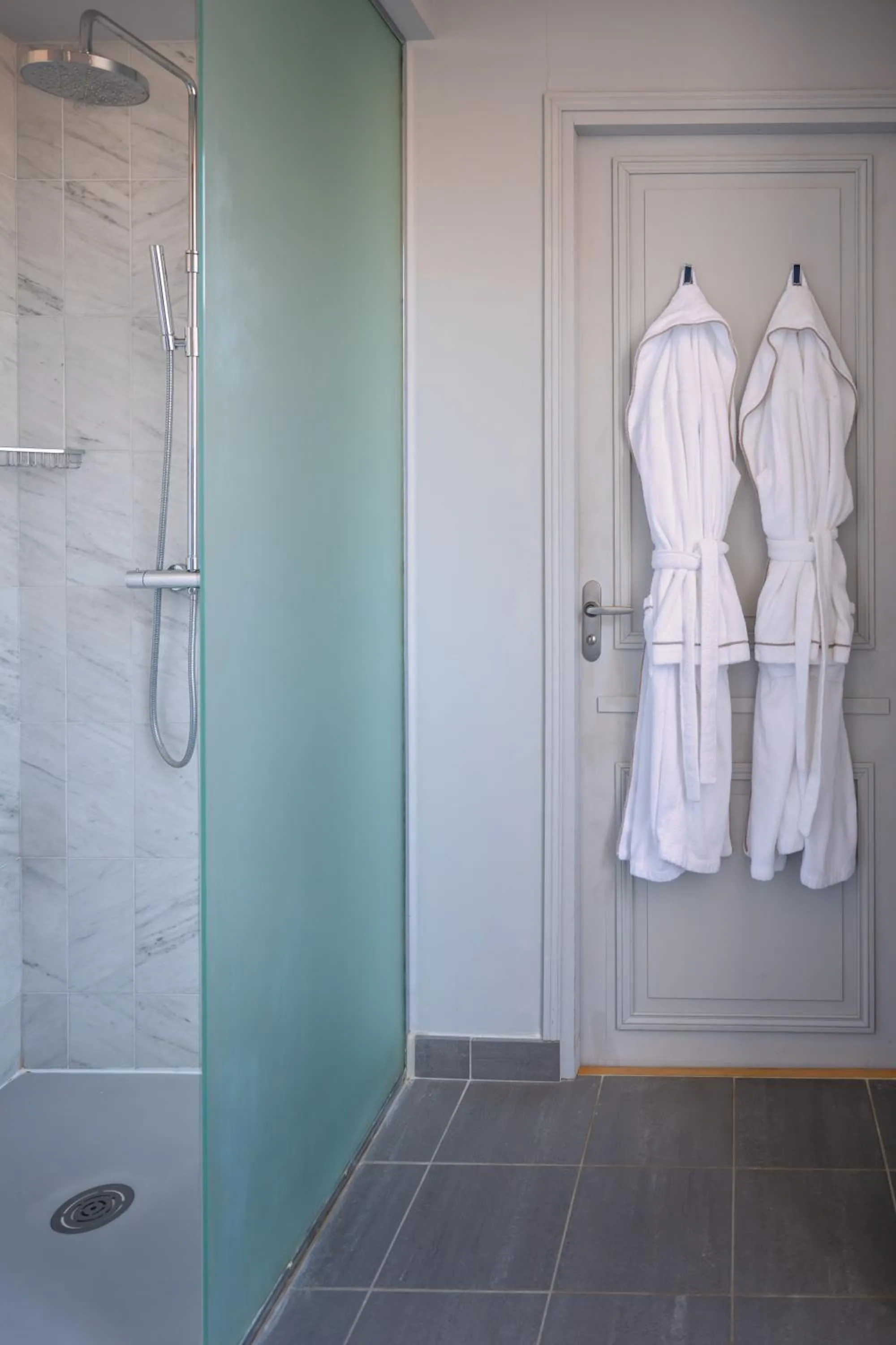 Shower in Hotel Ligaro - Jarnac