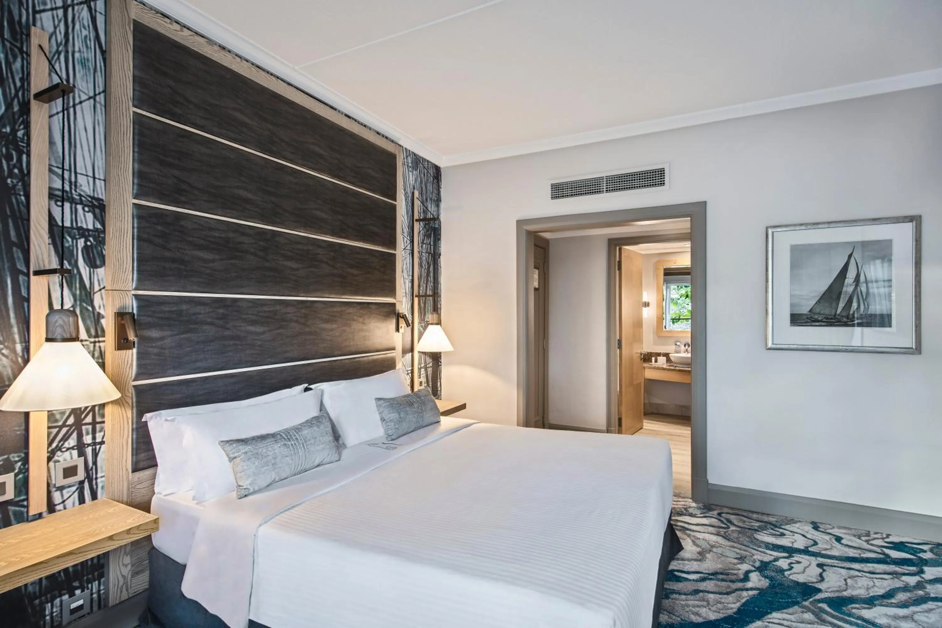 Bedroom, Bed in Le Suffren Hotel & Marina