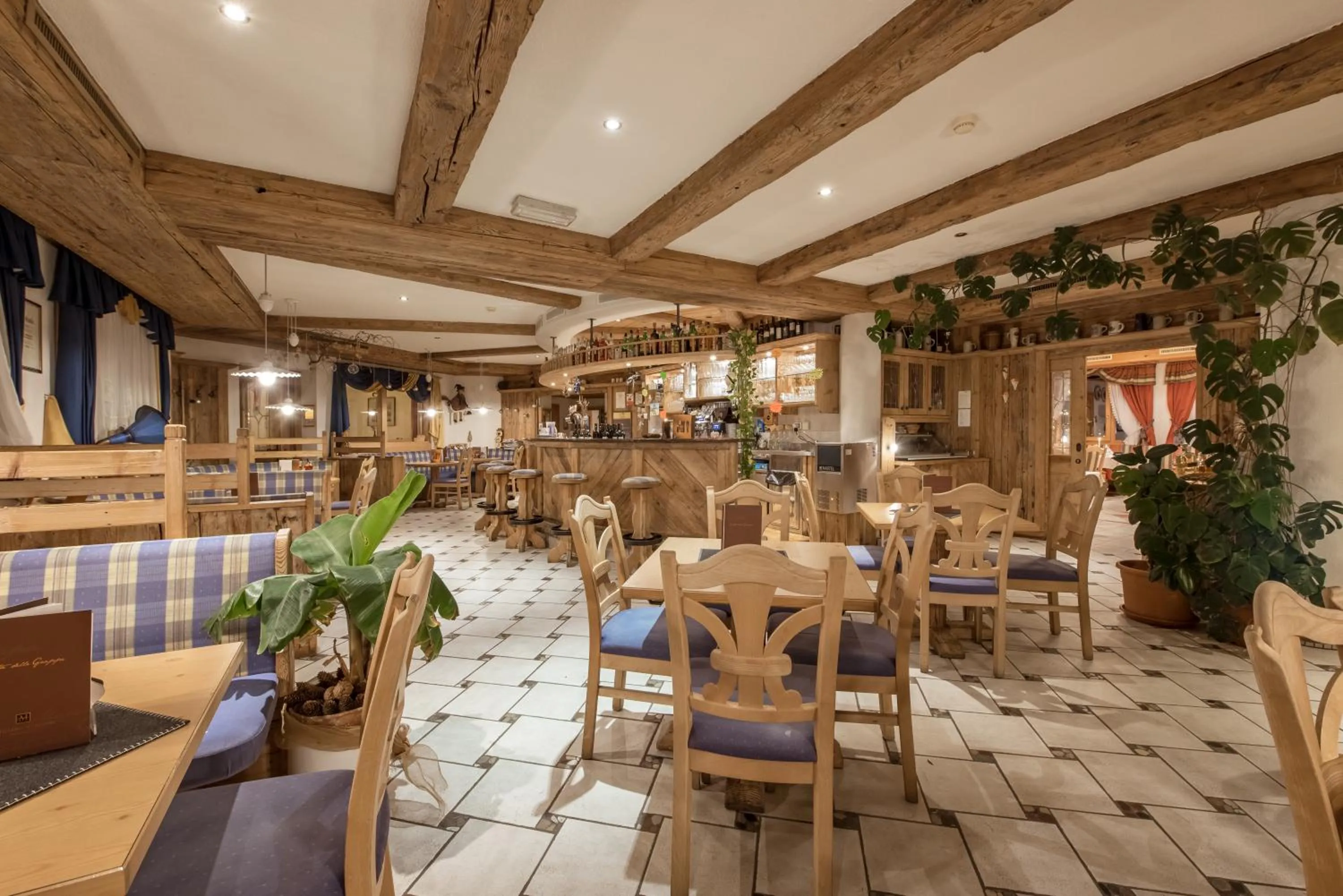 Restaurant/places to eat in Naturhotel Waldheim