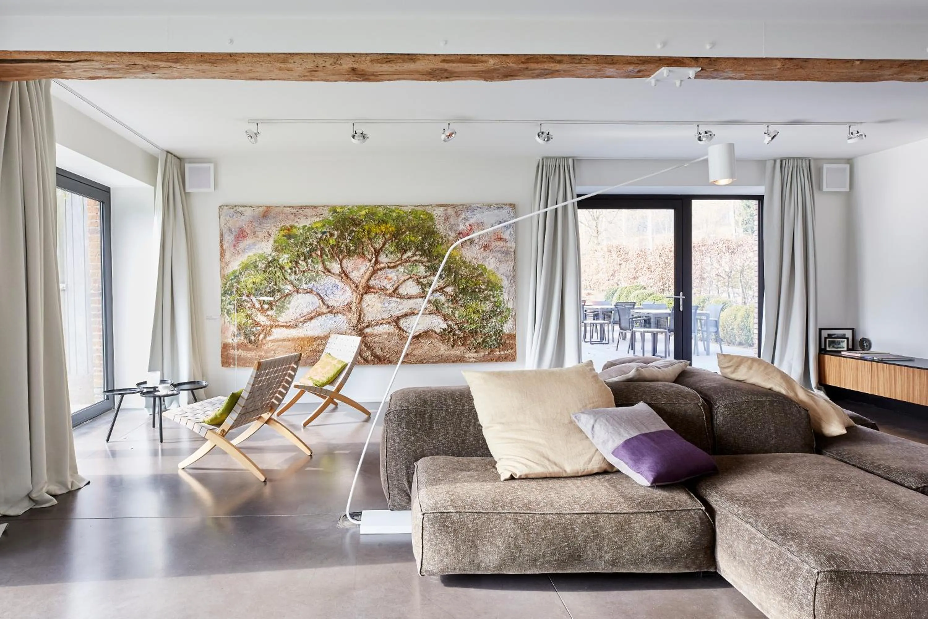 Communal lounge/ TV room in B&B Park7 Wavre - Leuven