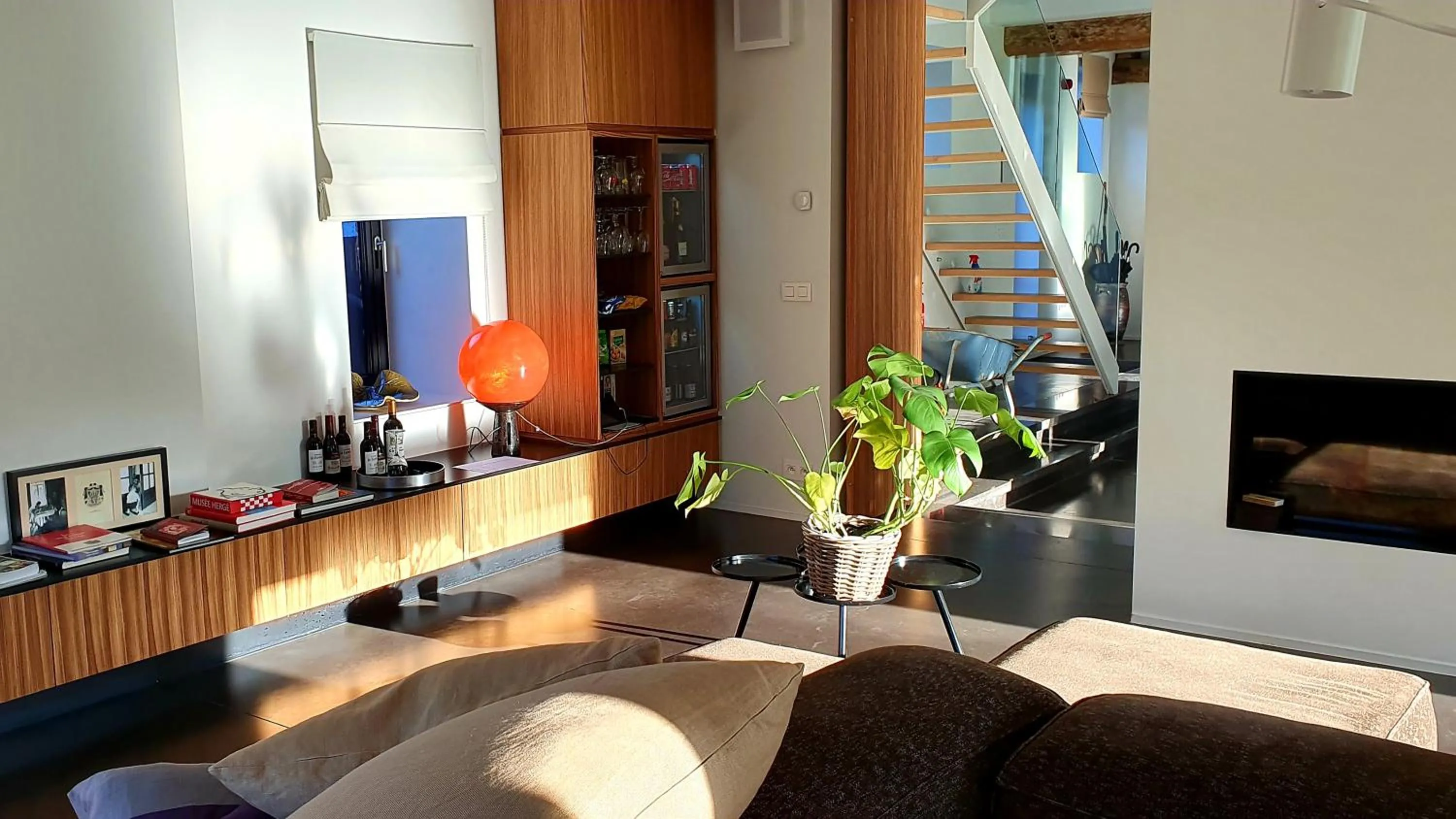 Communal lounge/ TV room in B&B Park7 Wavre - Leuven