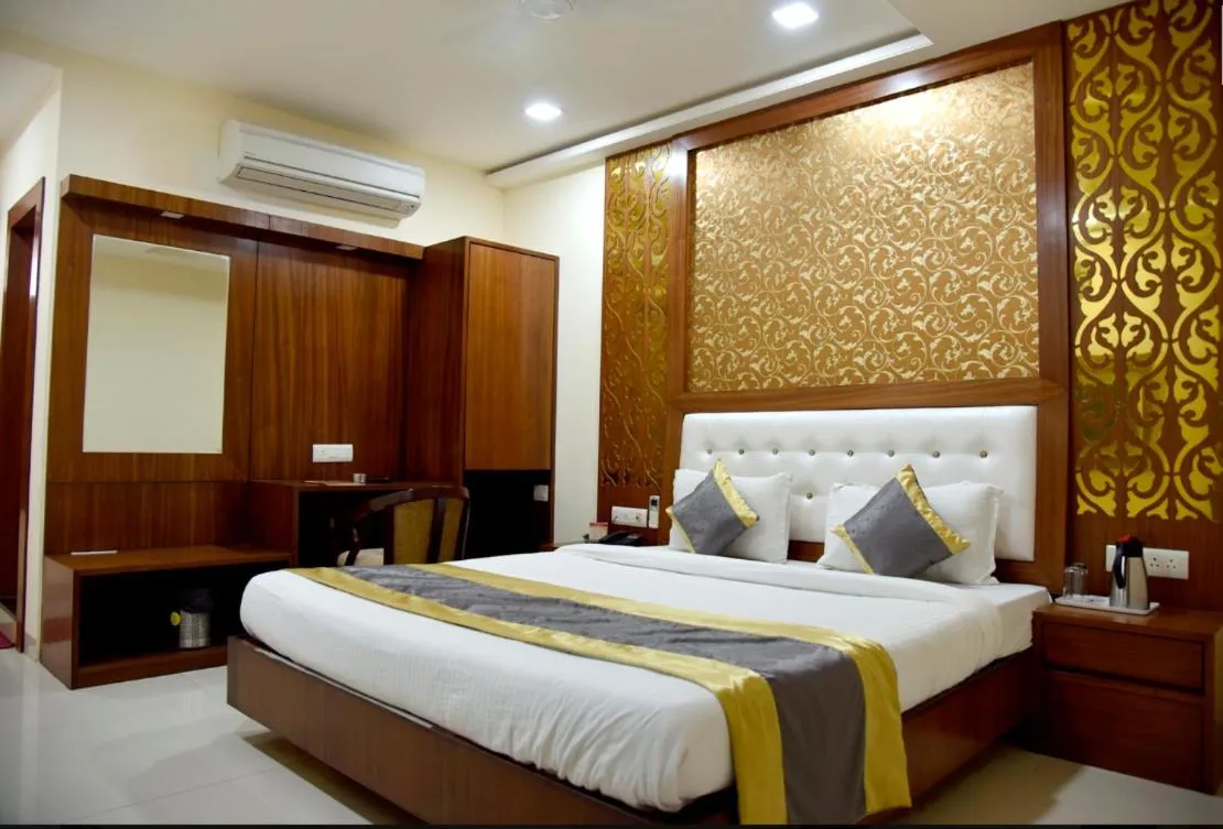 Bed in Hotel Simran Pride, Raipur