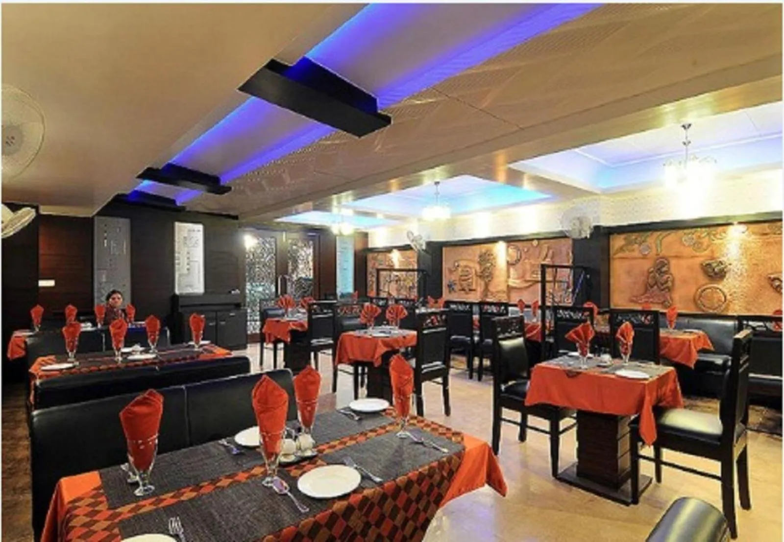 Restaurant/Places to Eat in Hotel Simran Pride, Raipur