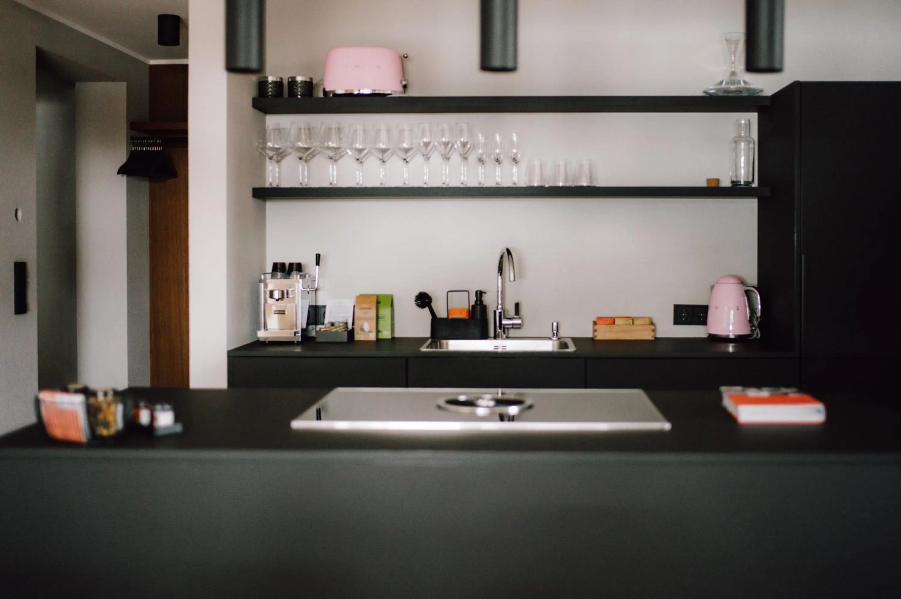 Coffee/tea facilities in Appart Hotel Knappaboda