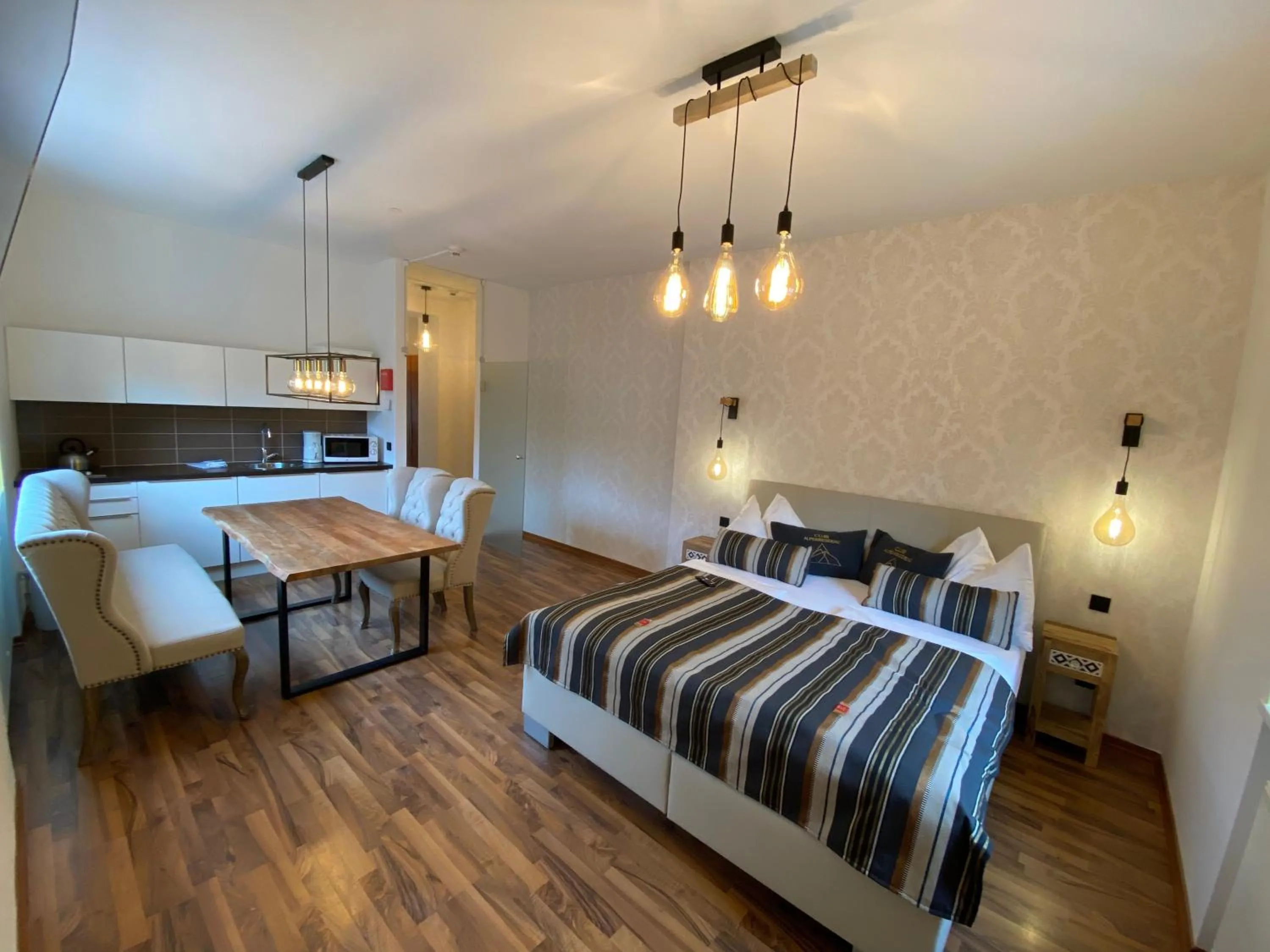 Photo of the whole room, Bed in Club Alpenresidenz Gastein