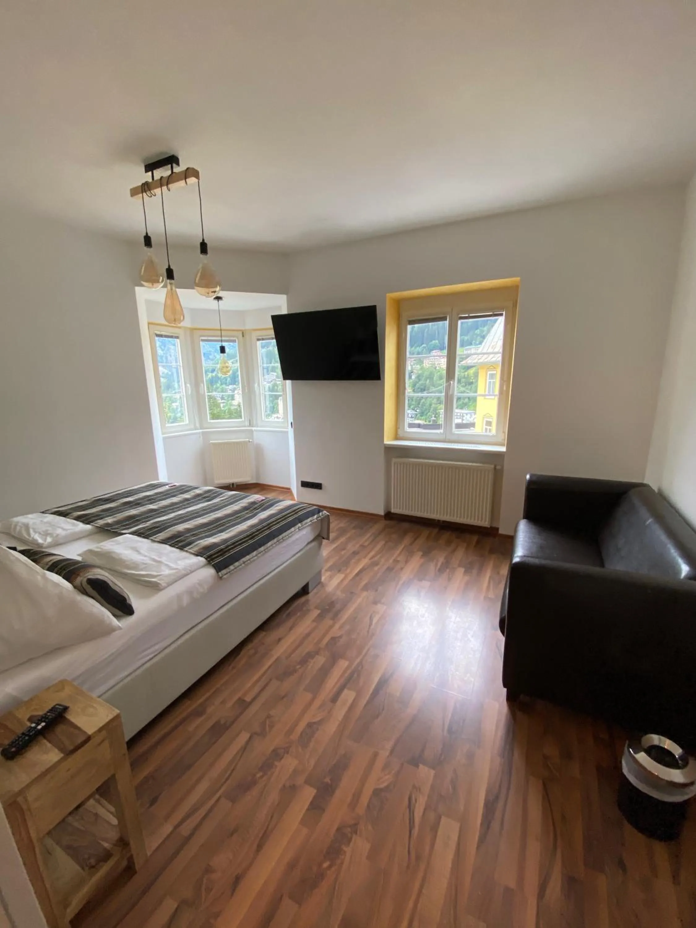 Photo of the whole room, Bed in Club Alpenresidenz Gastein