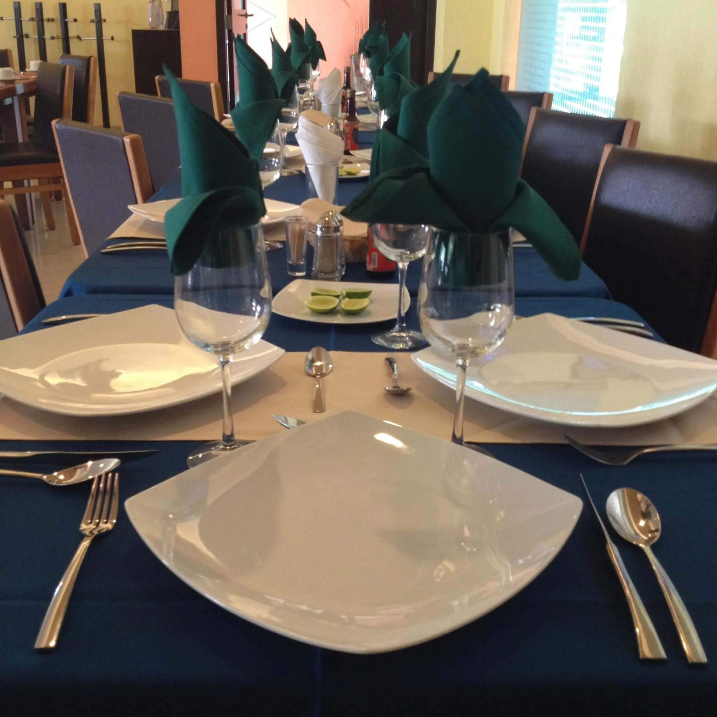 Restaurant/places to eat in Hostalia Hotel Expo & Business Class