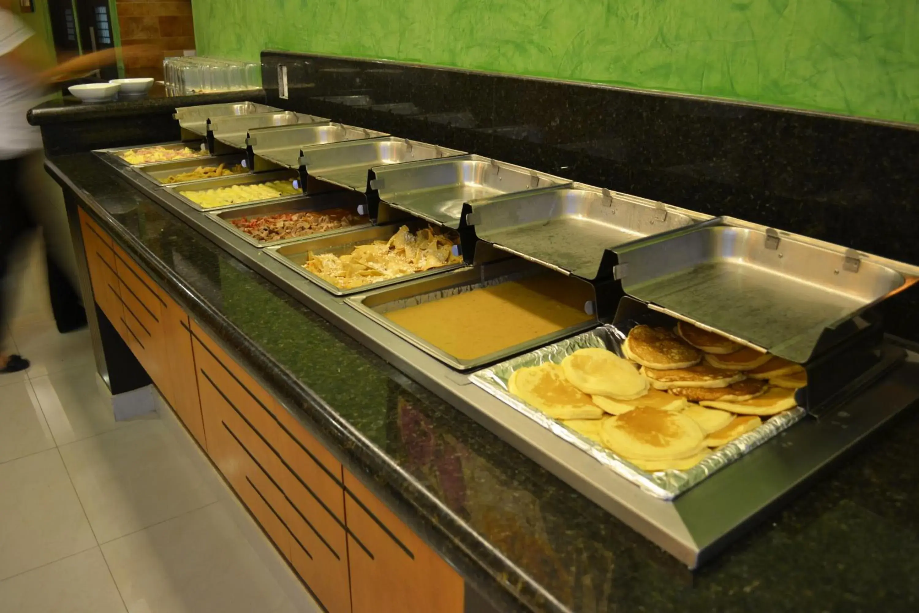 Restaurant/places to eat in Hostalia Hotel Expo & Business Class Restaurant/places to eat in Hostalia Hotel Expo & Business Class