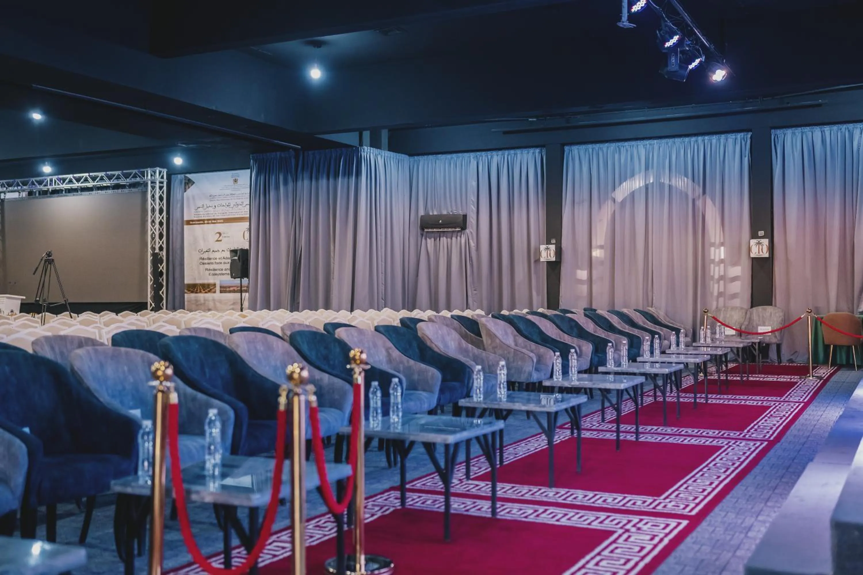 Communal lounge/ TV room in RS Hotel Karam Palace