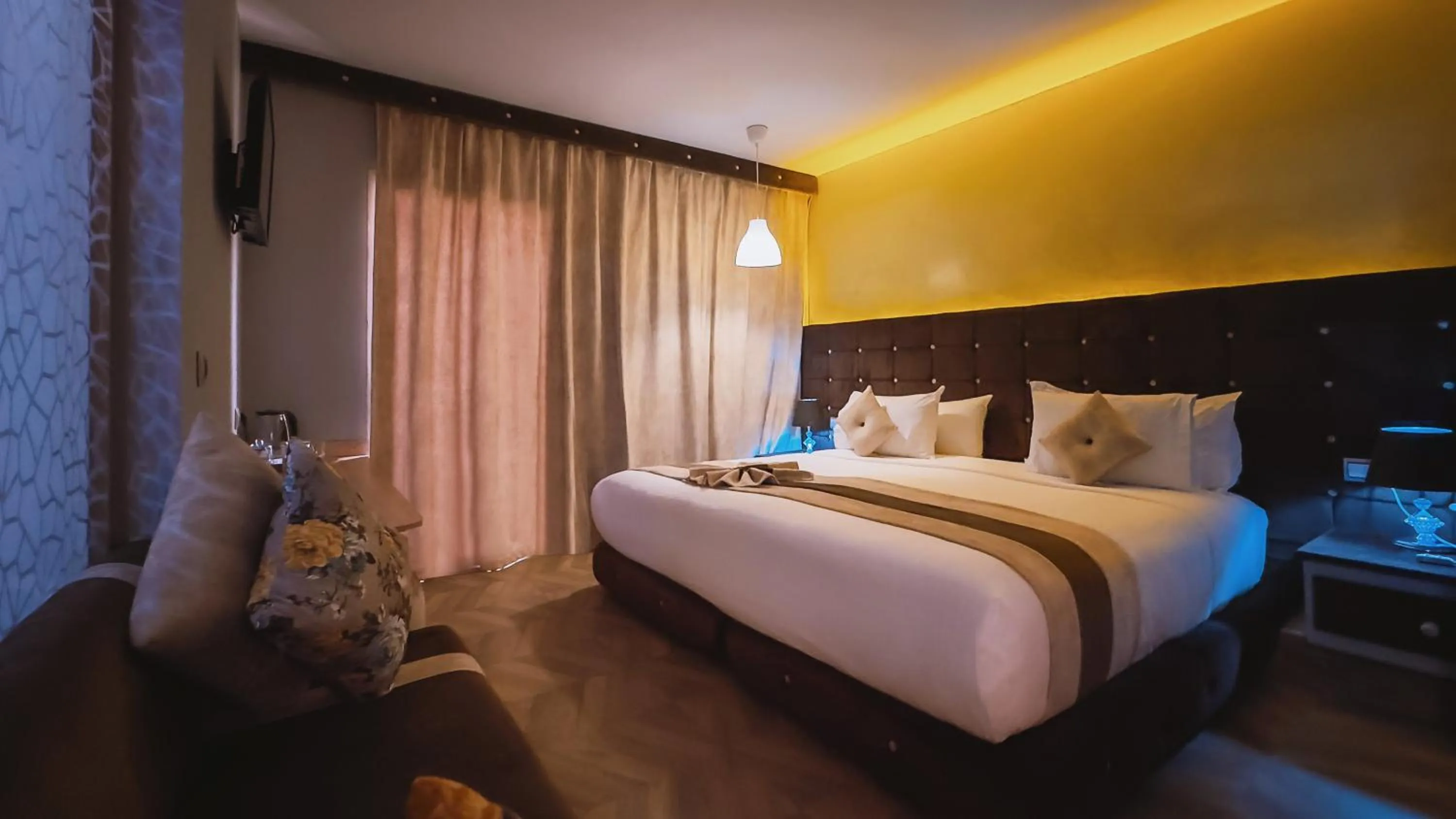 Bed in RS Hotel Karam Palace