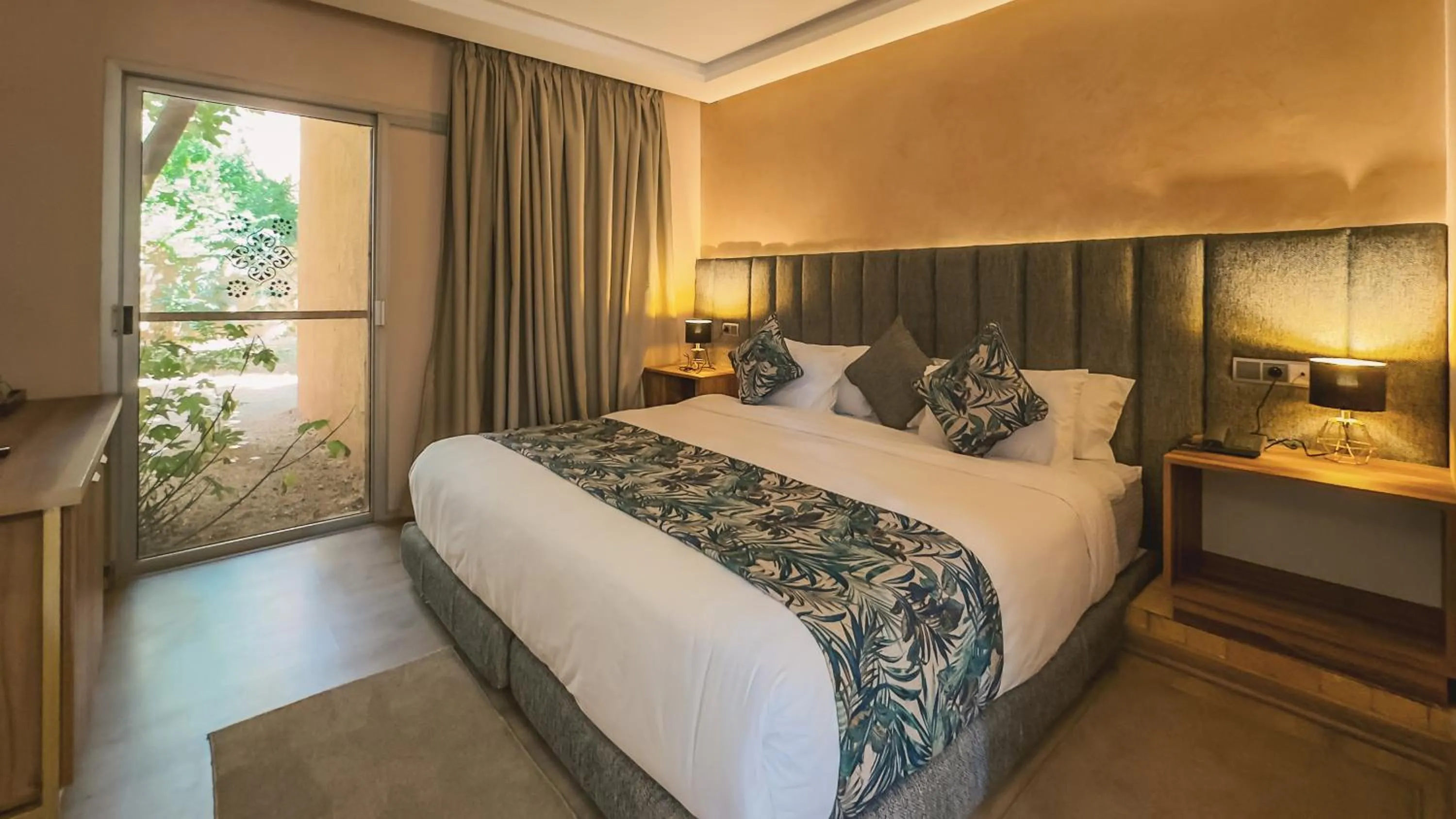 Bed in RS Hotel Karam Palace