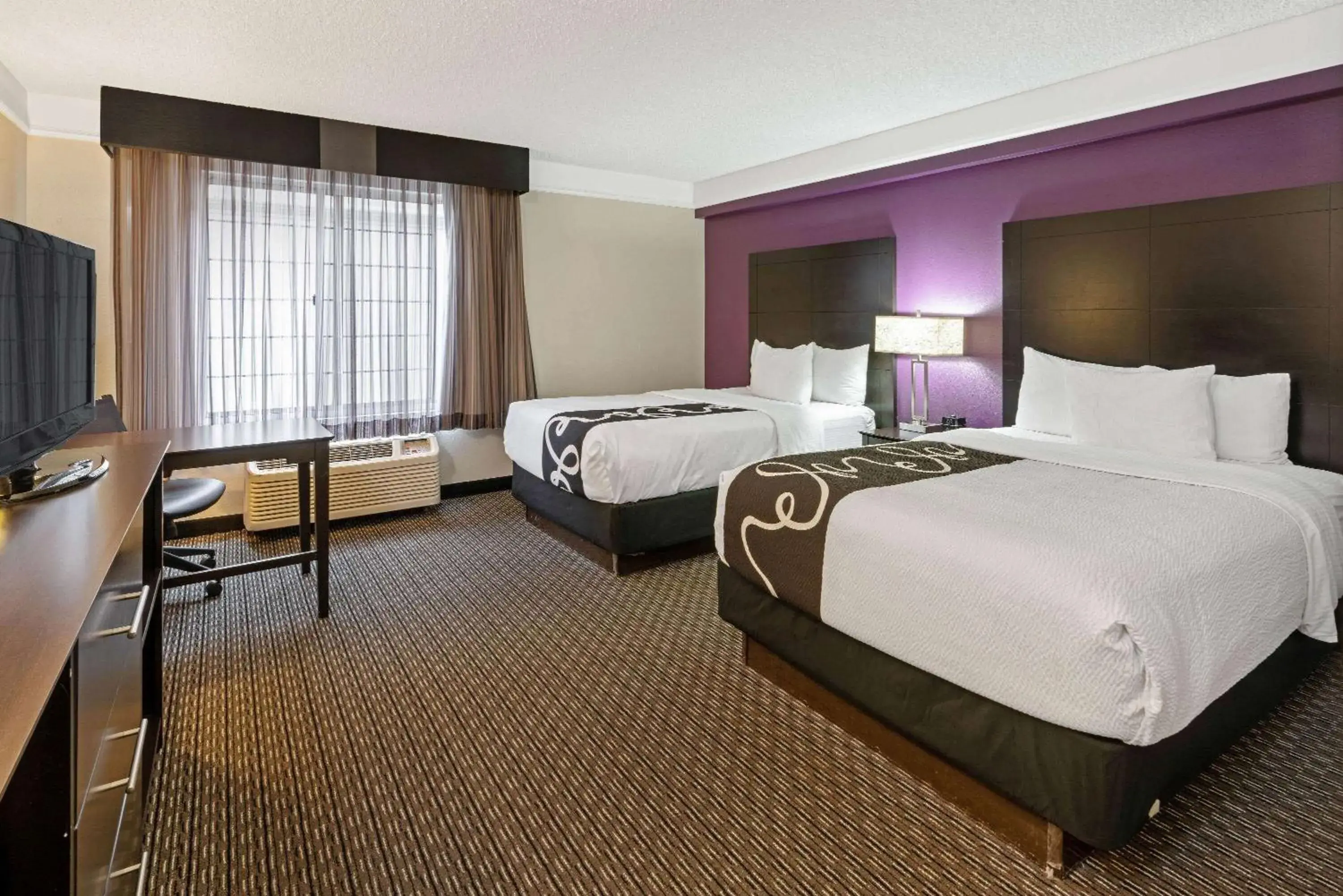 Photo of the whole room, Bed in La Quinta by Wyndham Phoenix Scottsdale Photo of the whole room, Bed in La Quinta by Wyndham Phoenix Scottsdale