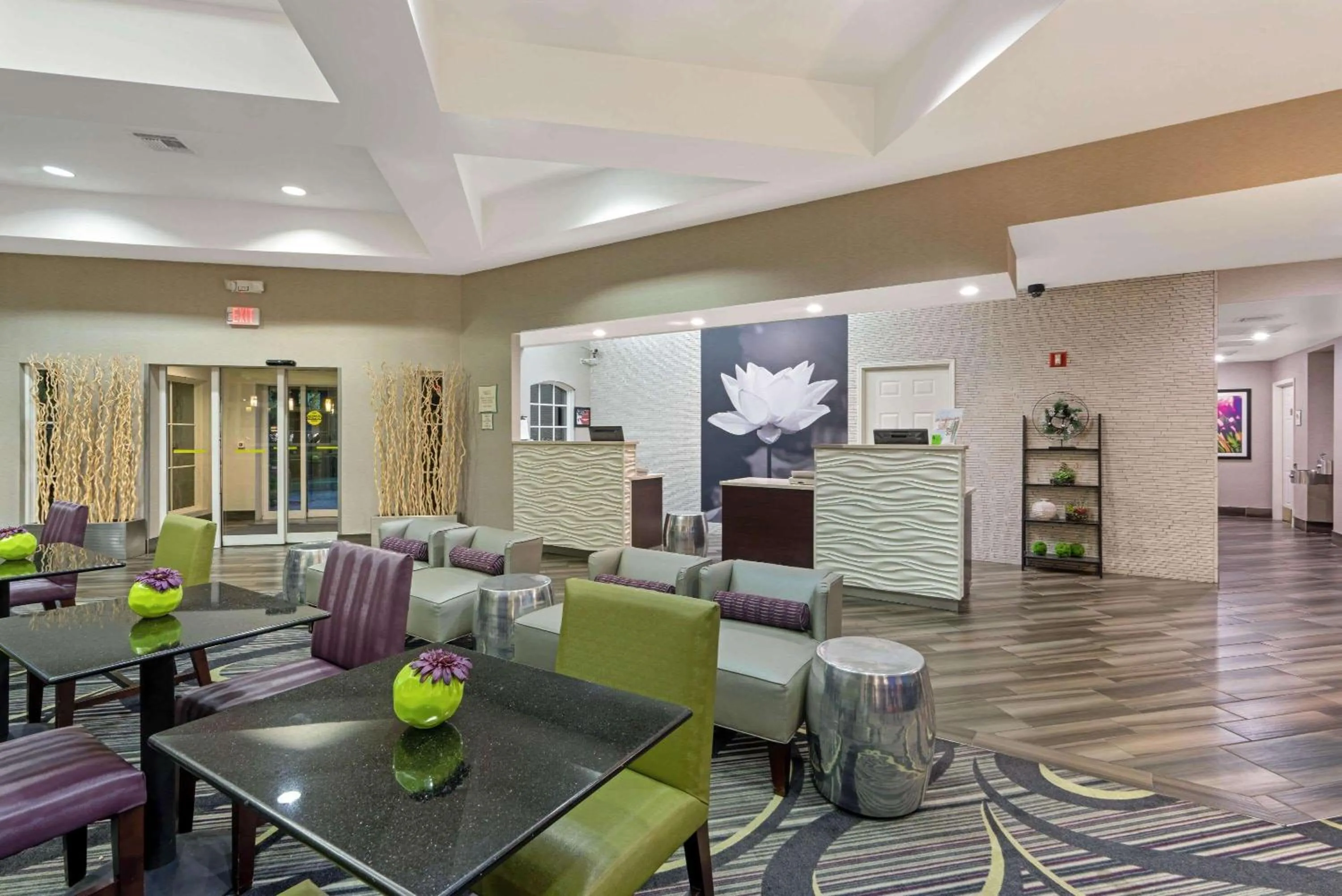 Lobby or reception in La Quinta by Wyndham Phoenix Scottsdale