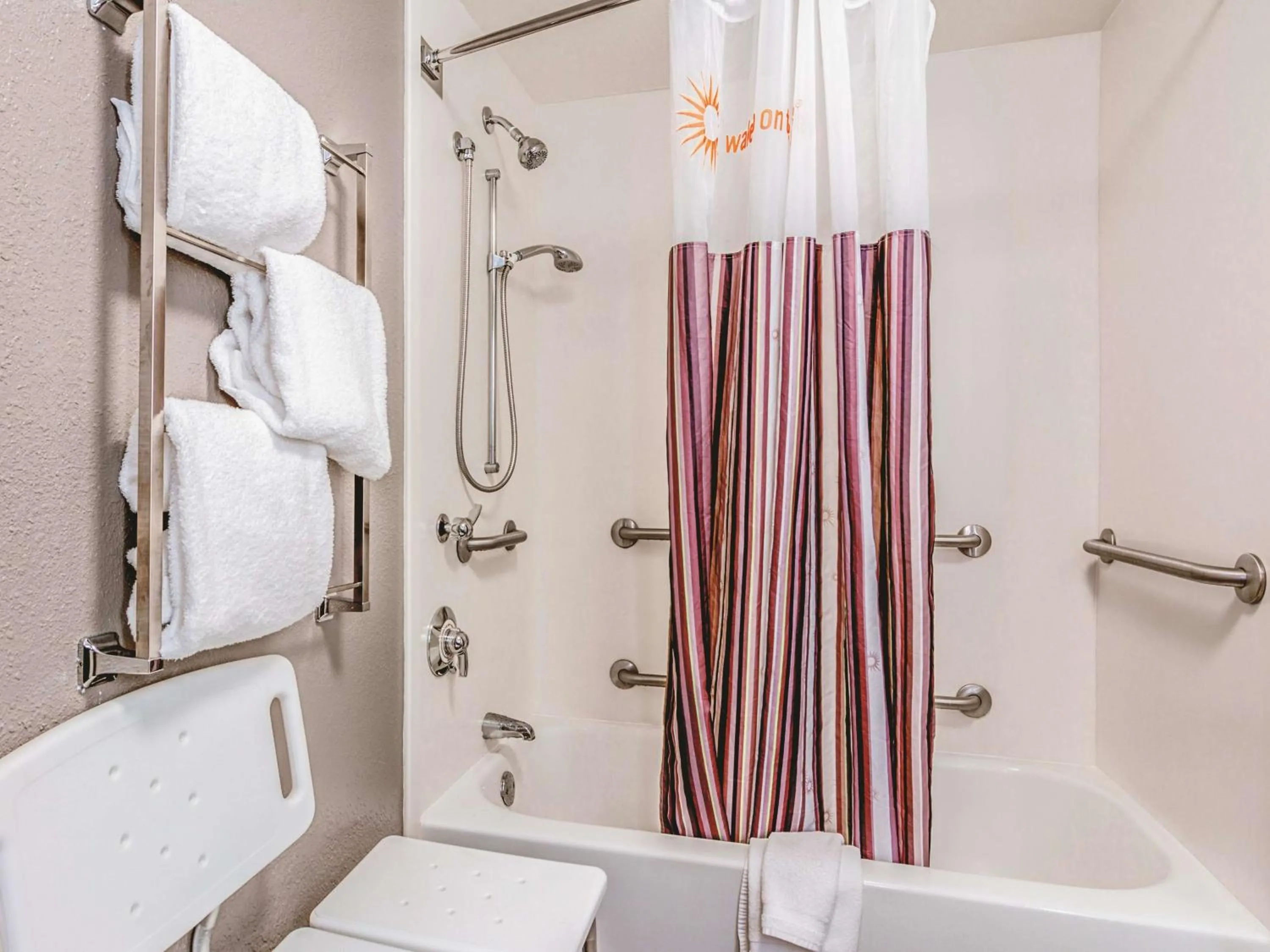 Photo of the whole room in La Quinta by Wyndham Phoenix Scottsdale