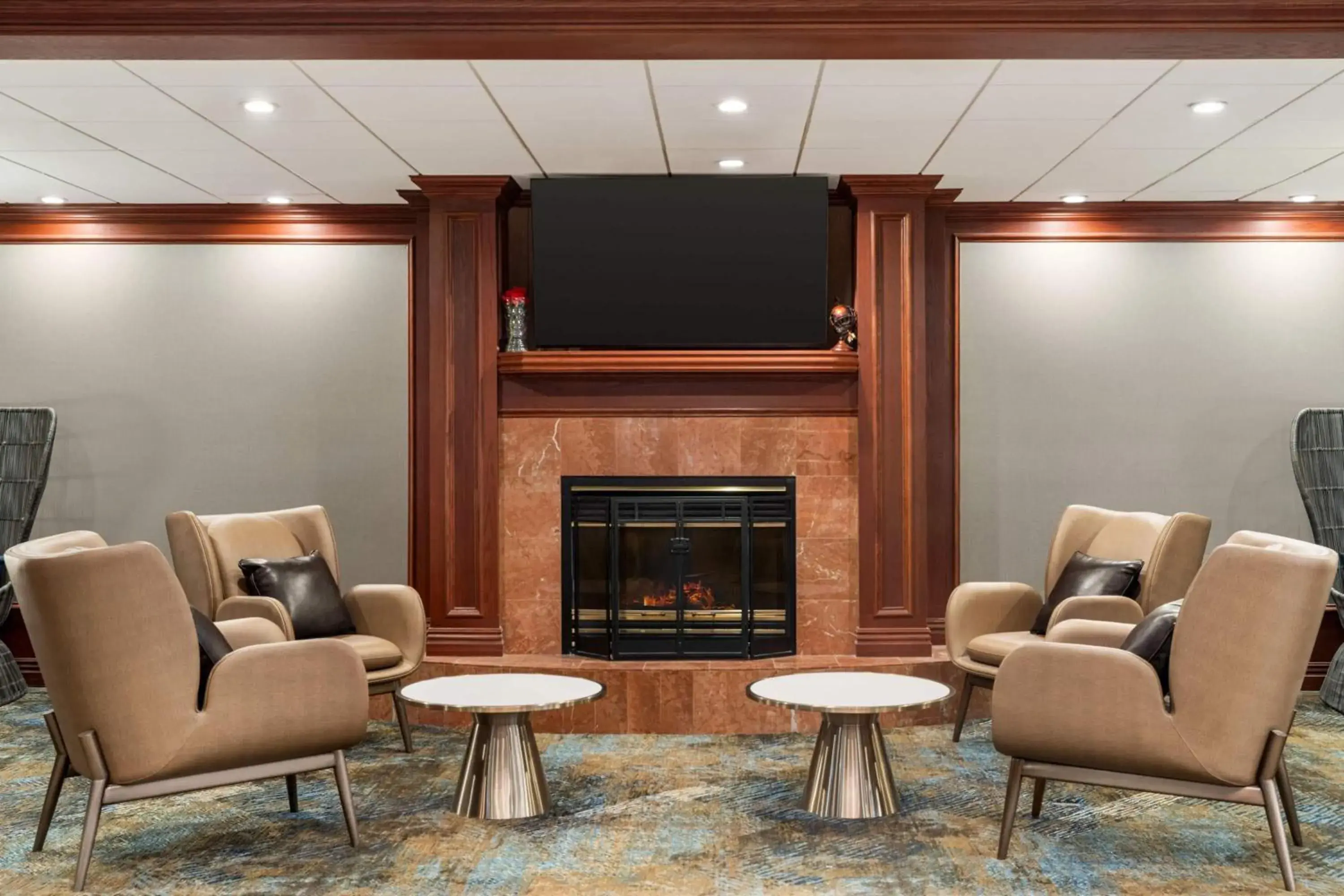 Lobby or reception in La Quinta by Wyndham Madison American Center Lobby or reception in La Quinta by Wyndham Madison American Center