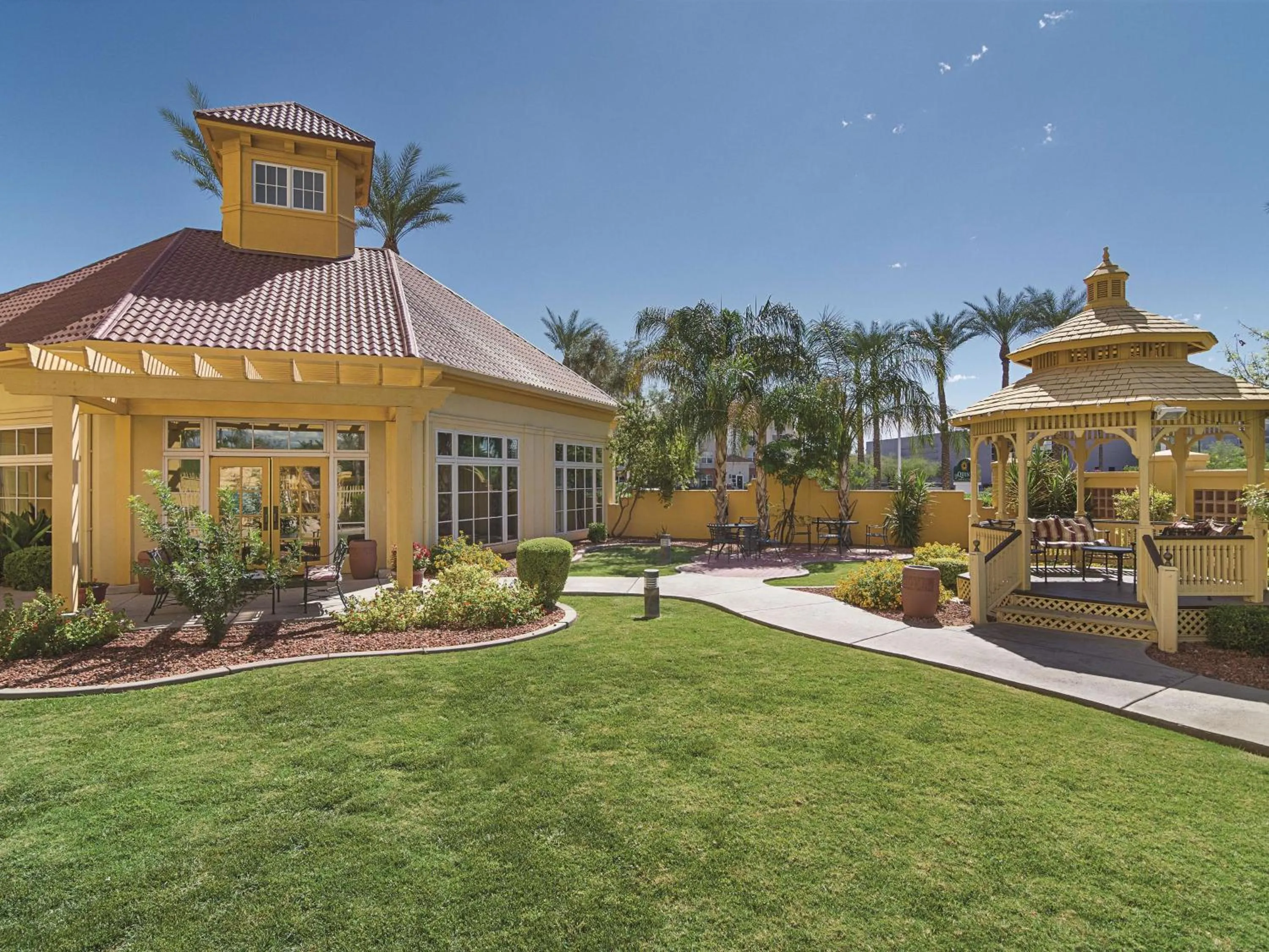 Property building in La Quinta by Wyndham Phoenix Mesa West