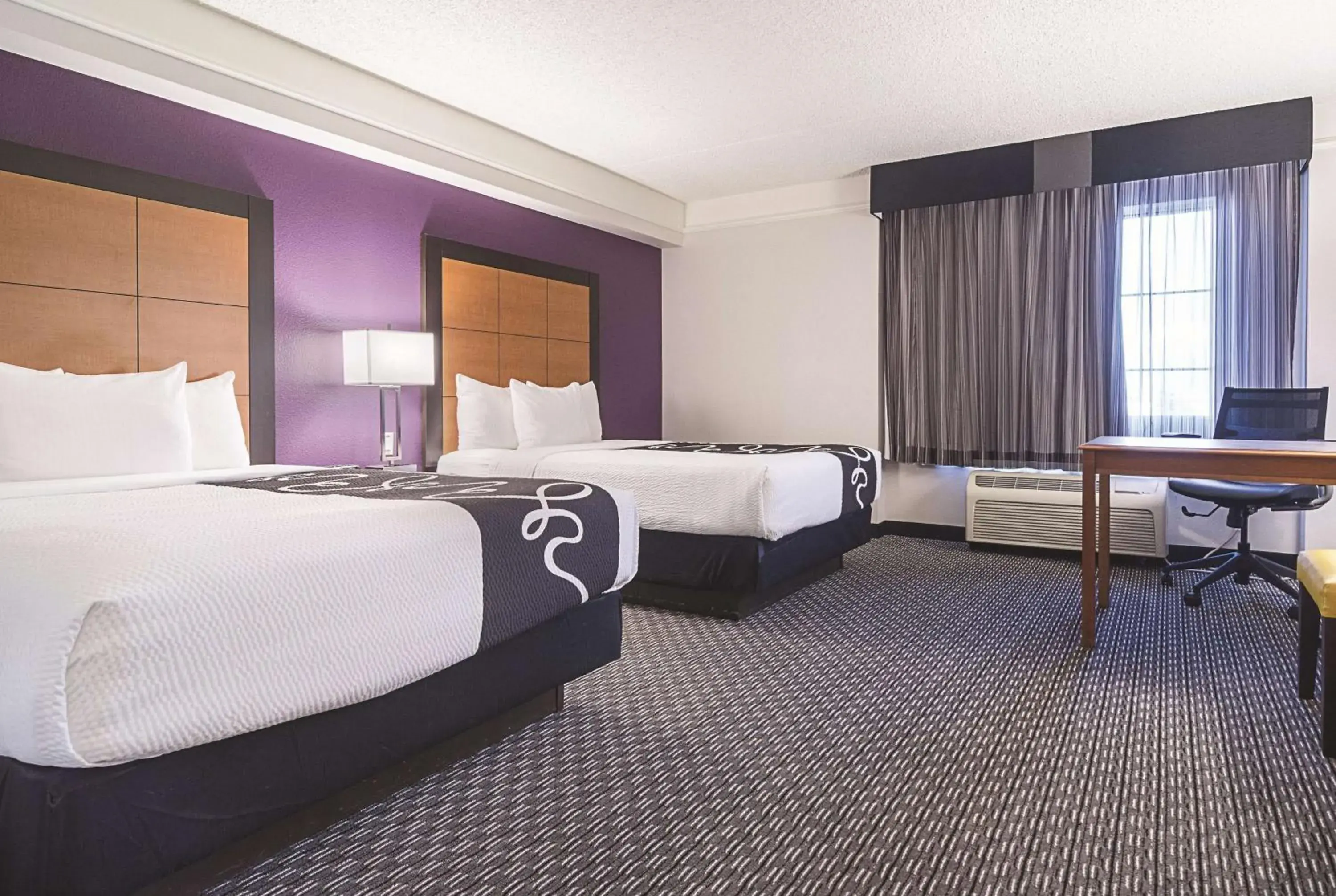 Photo of the whole room, Bed in La Quinta by Wyndham Phoenix Mesa West Photo of the whole room, Bed in La Quinta by Wyndham Phoenix Mesa West