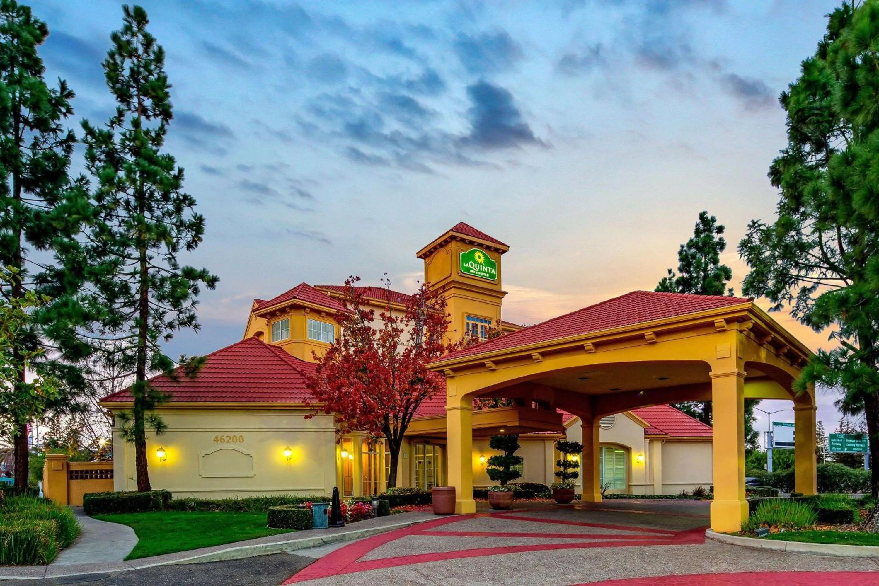 Property building in La Quinta by Wyndham Fremont / Silicon Valley