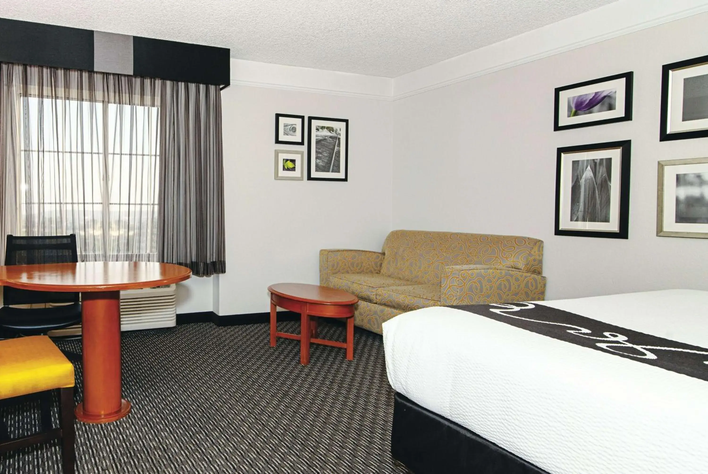 Photo of the whole room, Bed in La Quinta Inn & Suites by Wyndham Ontario Airport Photo of the whole room, Bed in La Quinta Inn & Suites by Wyndham Ontario Airport