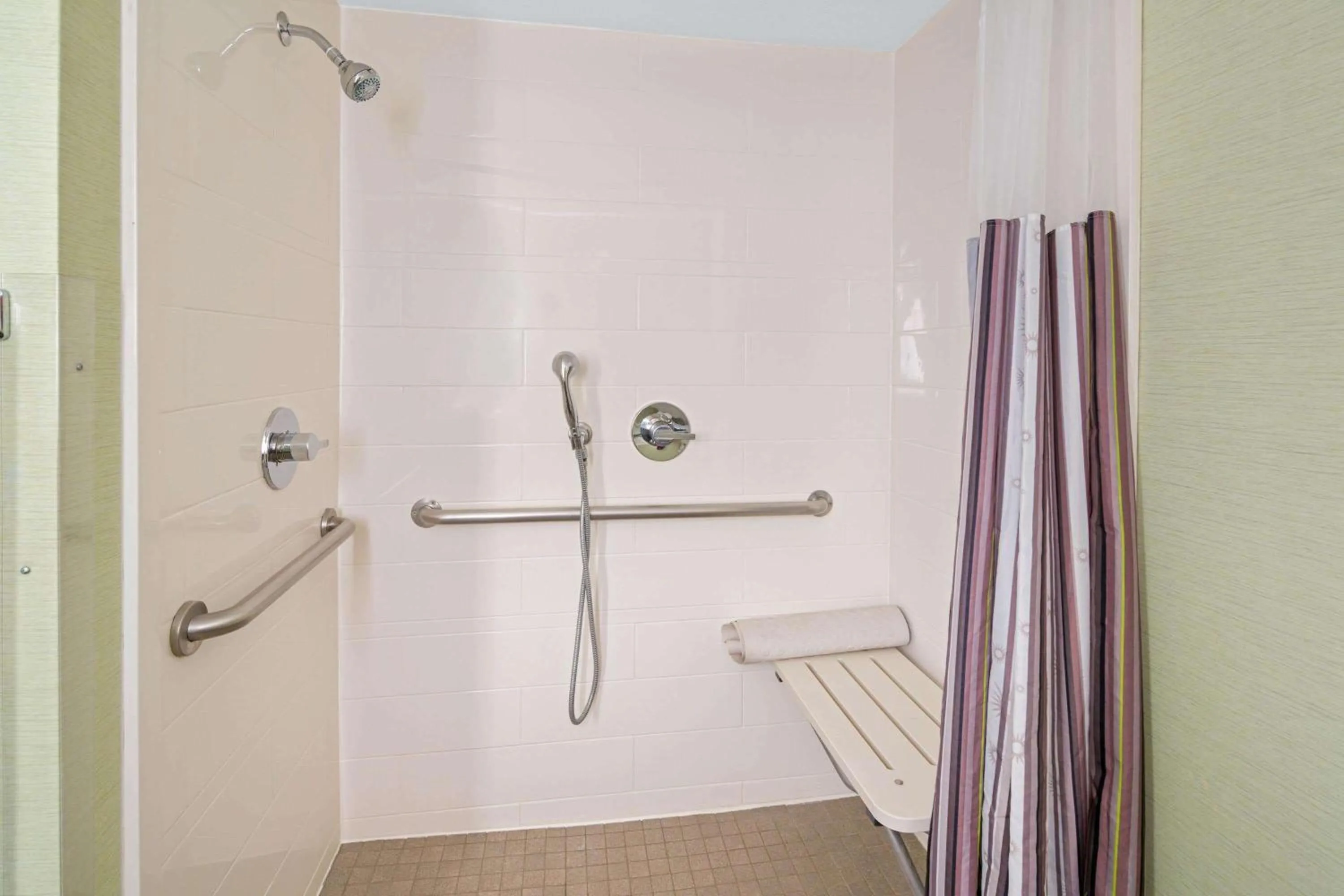 Shower in La Quinta by Wyndham Orange County Airport
