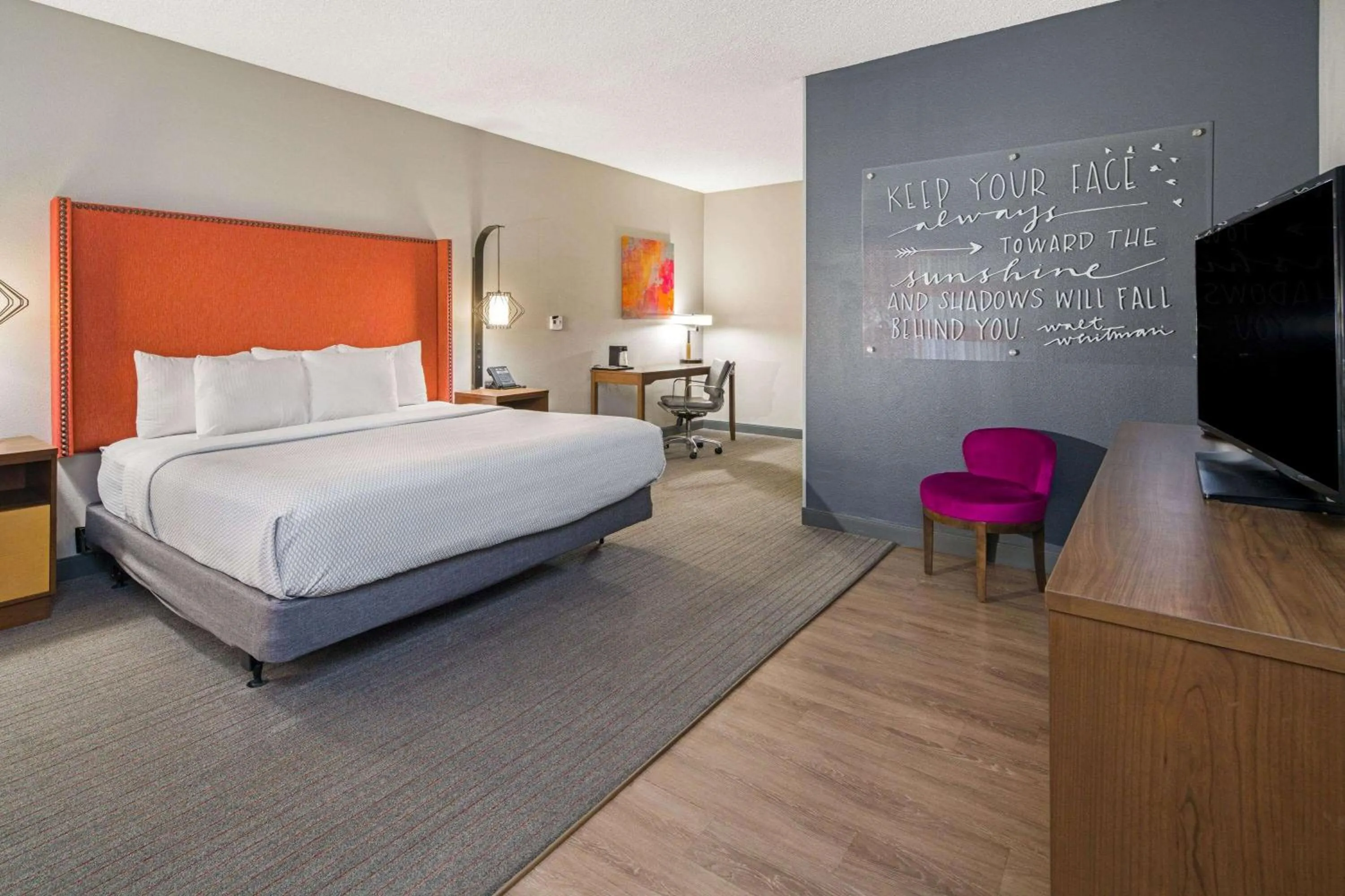 Photo of the whole room, Bed in La Quinta by Wyndham Orange County Airport