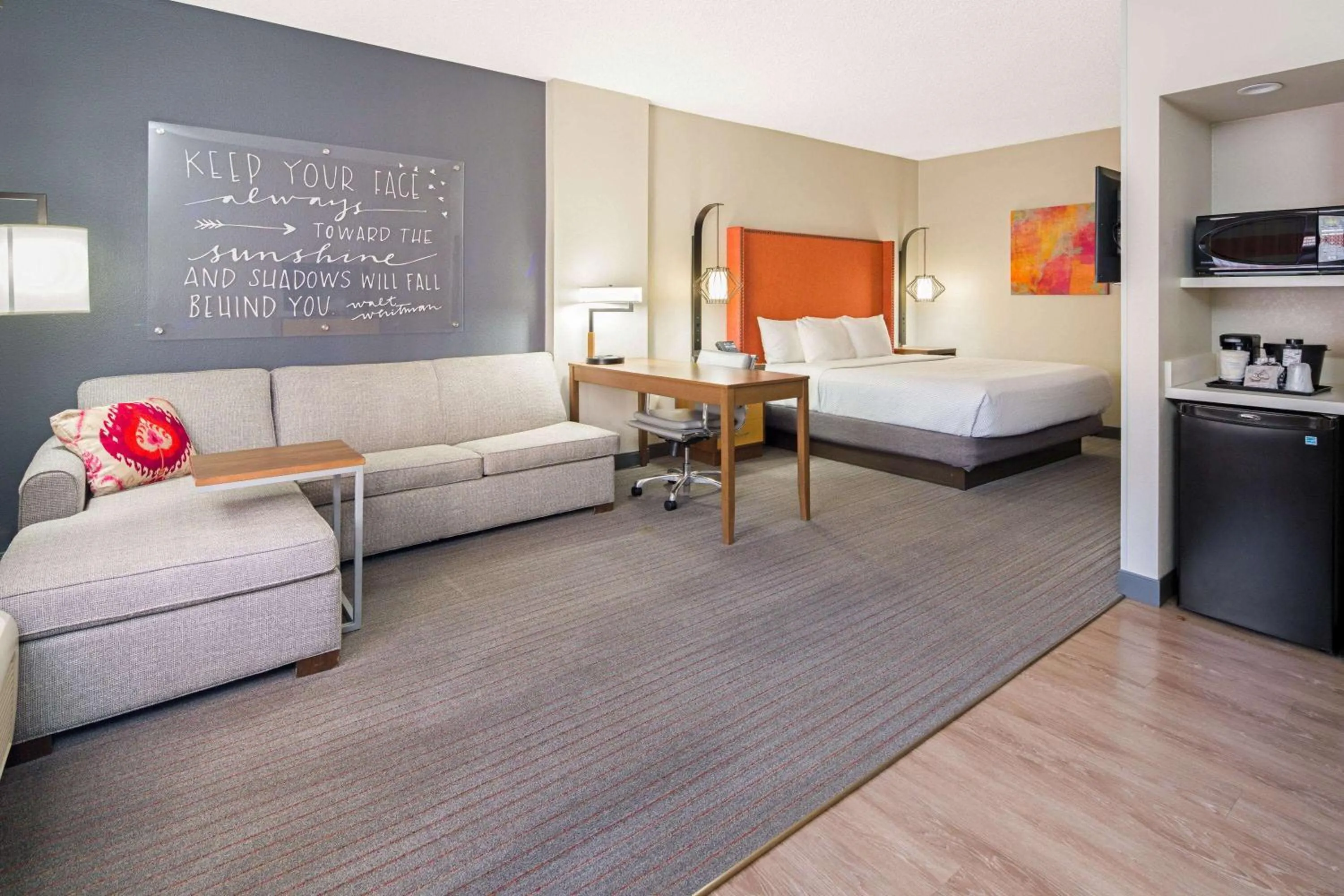 Photo of the whole room, Bed in La Quinta by Wyndham Orange County Airport