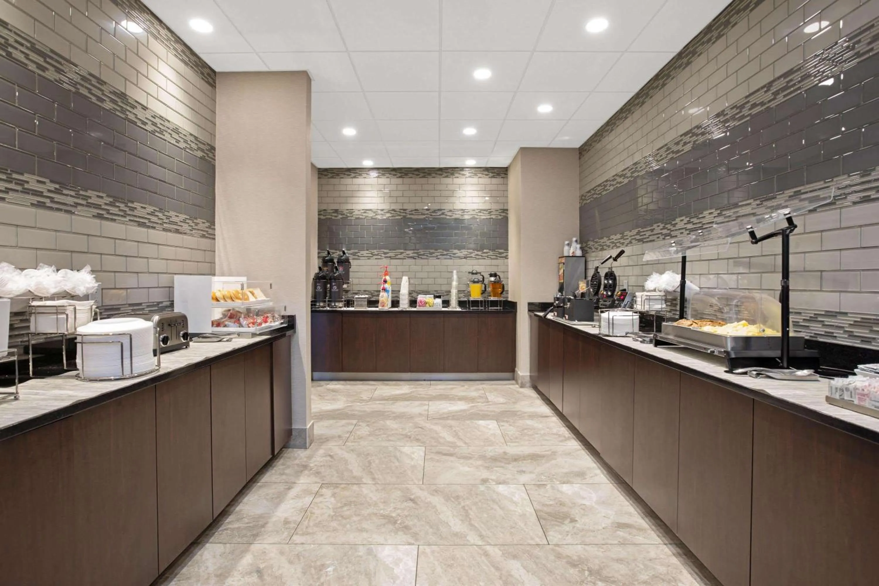 Restaurant/places to eat in La Quinta by Wyndham Rancho Cordova Sacramento