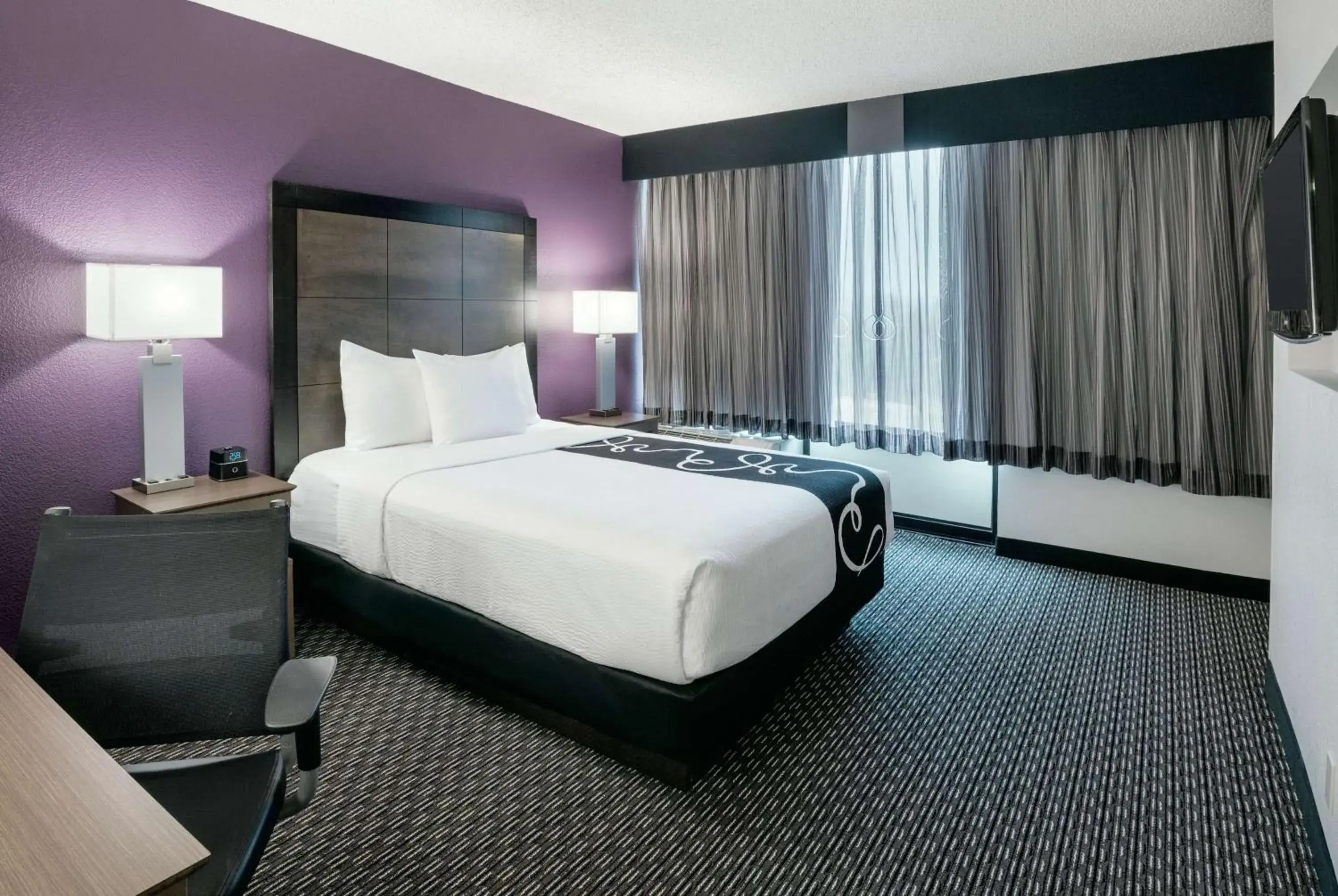 Photo of the whole room, Bed in La Quinta by Wyndham Rancho Cordova Sacramento Photo of the whole room, Bed in La Quinta by Wyndham Rancho Cordova Sacramento