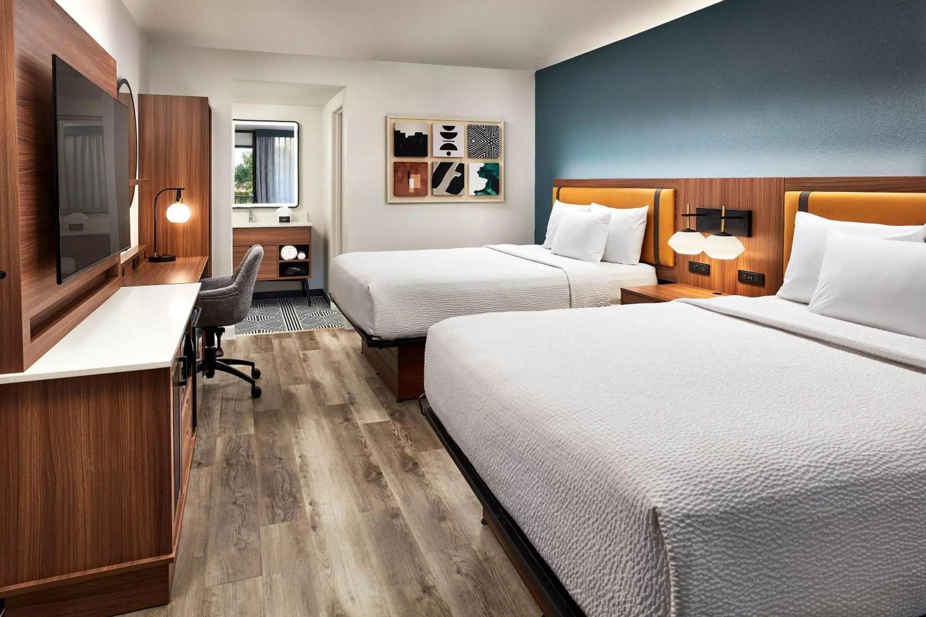 Photo of the whole room, Bed in La Quinta by Wyndham Thousand Oaks-Newbury Park Photo of the whole room, Bed in La Quinta by Wyndham Thousand Oaks-Newbury Park