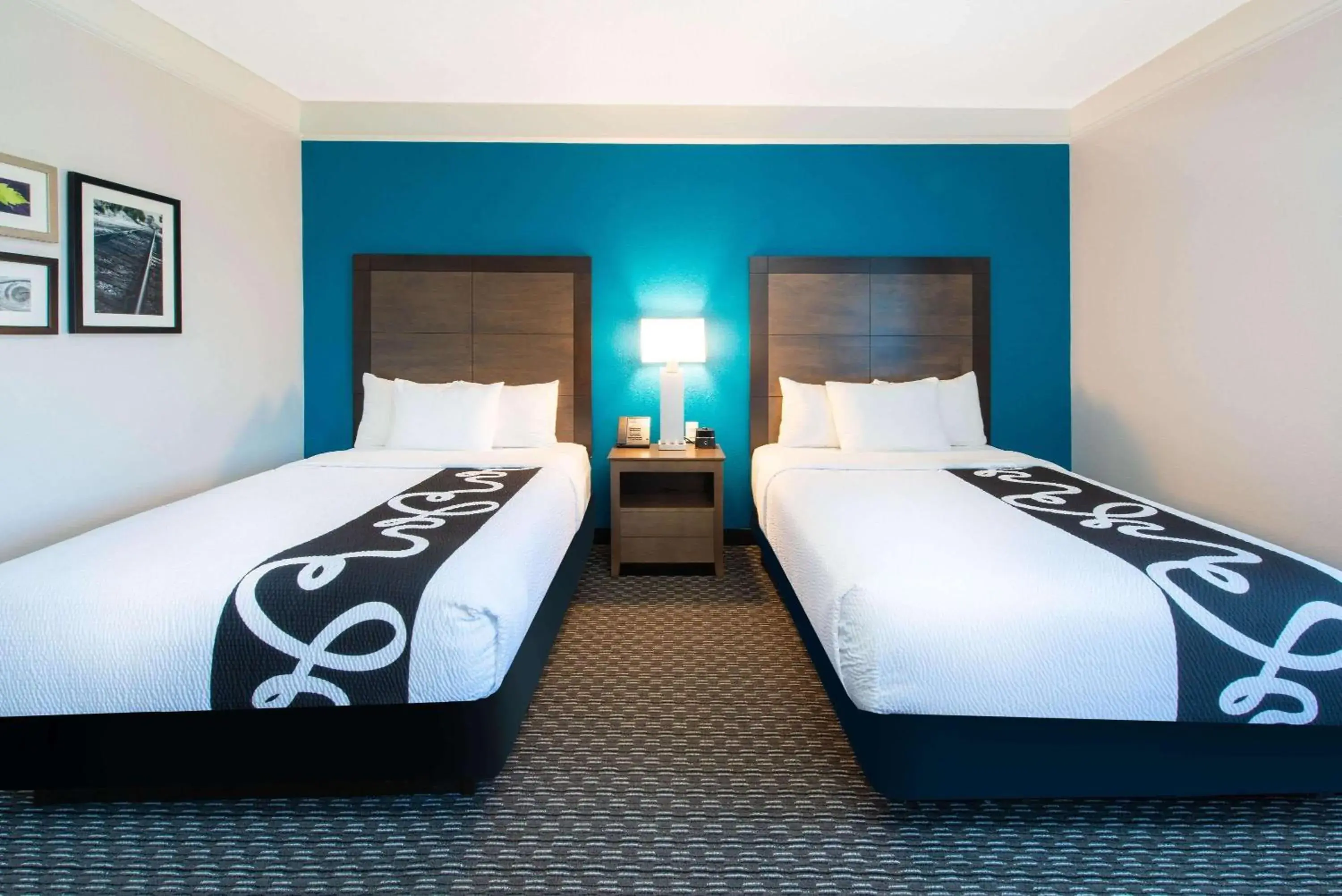 Deluxe Double Room with Two Double Beds in La Quinta by Wyndham Tampa Brandon Regency Park Deluxe Double Room with Two Double Beds in La Quinta by Wyndham Tampa Brandon Regency Park