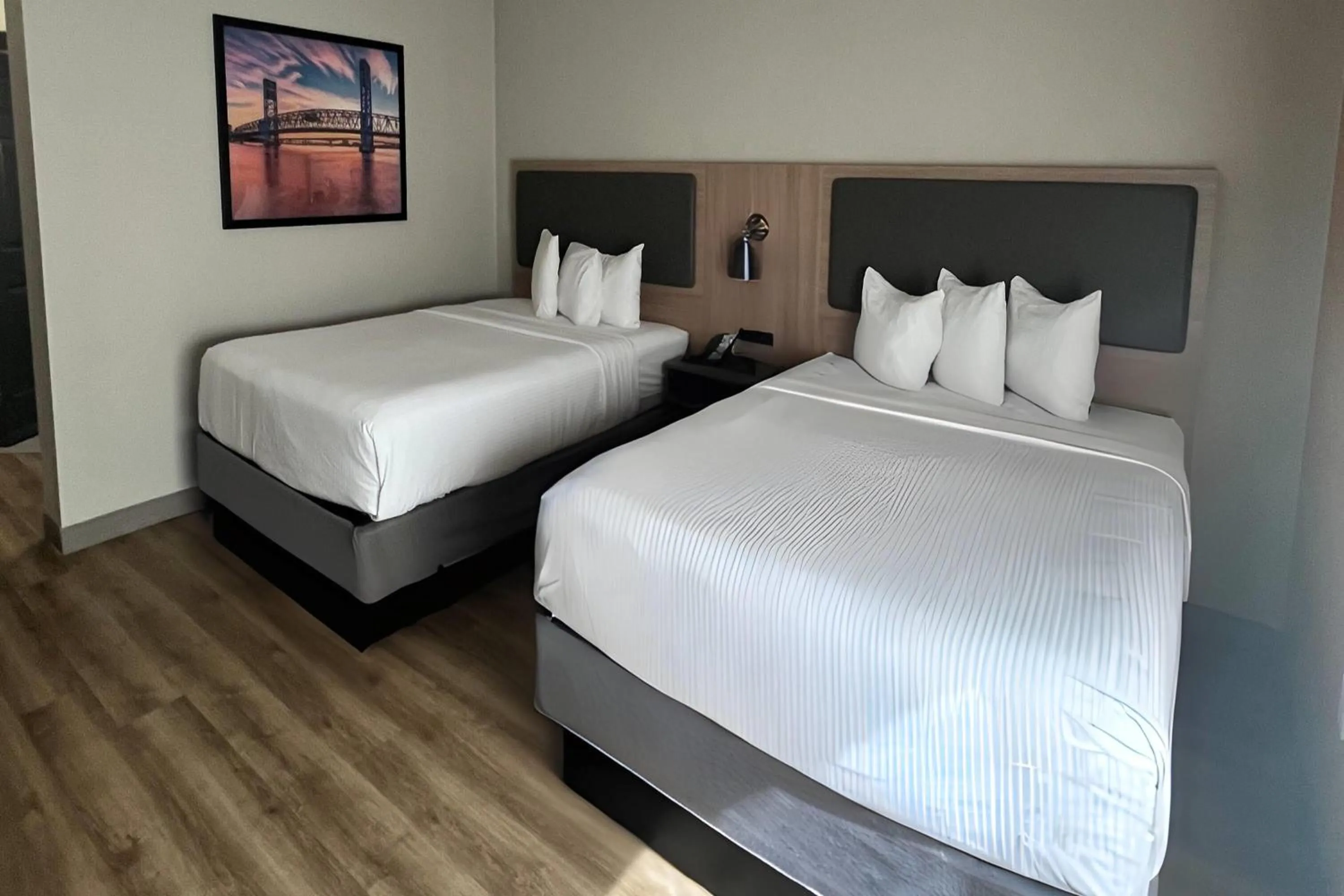 Photo of the whole room, Bed in La Quinta by Wyndham Jacksonville Butler Blvd