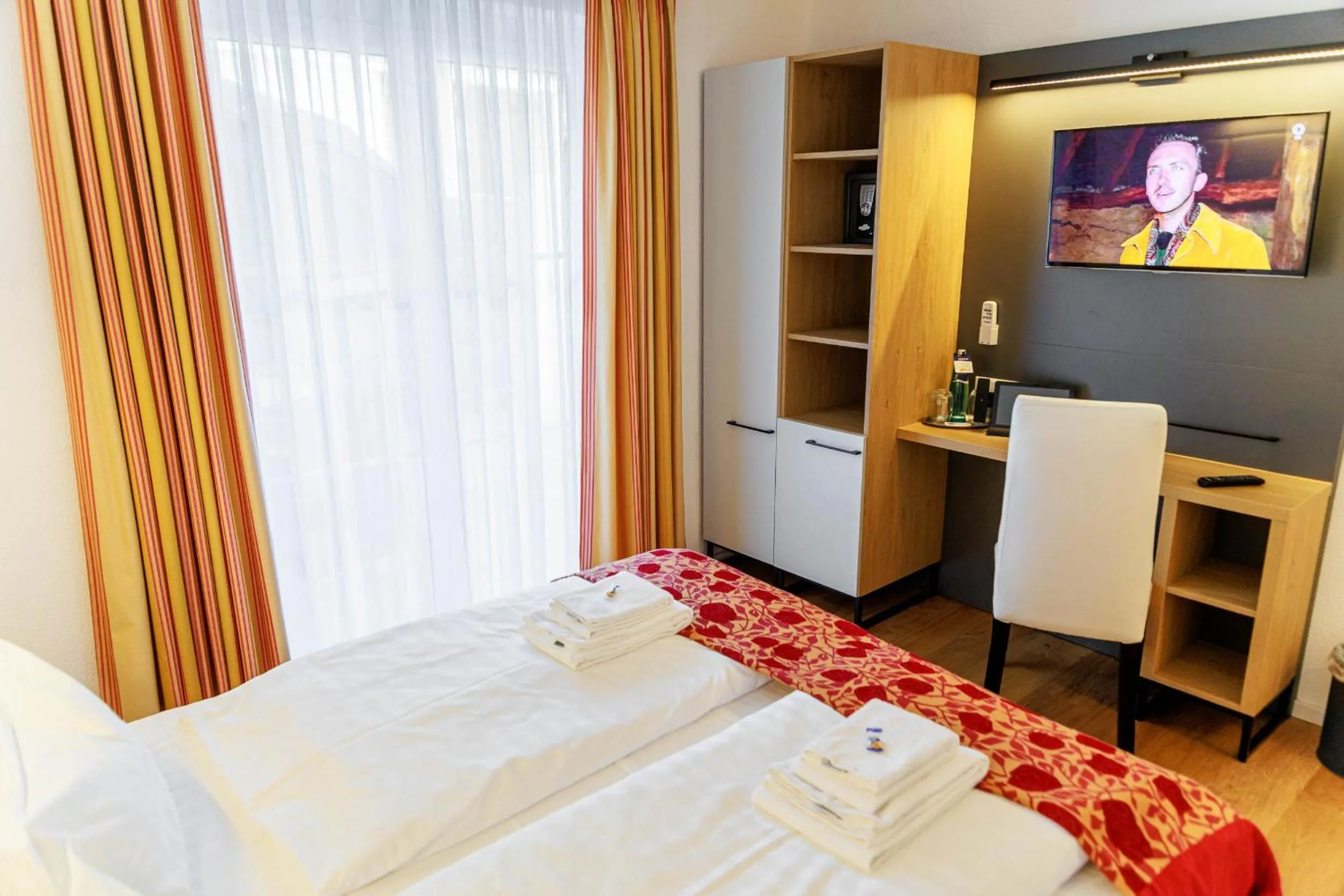 Photo of the whole room, Bed in Bodensee-Hotel Kreuz