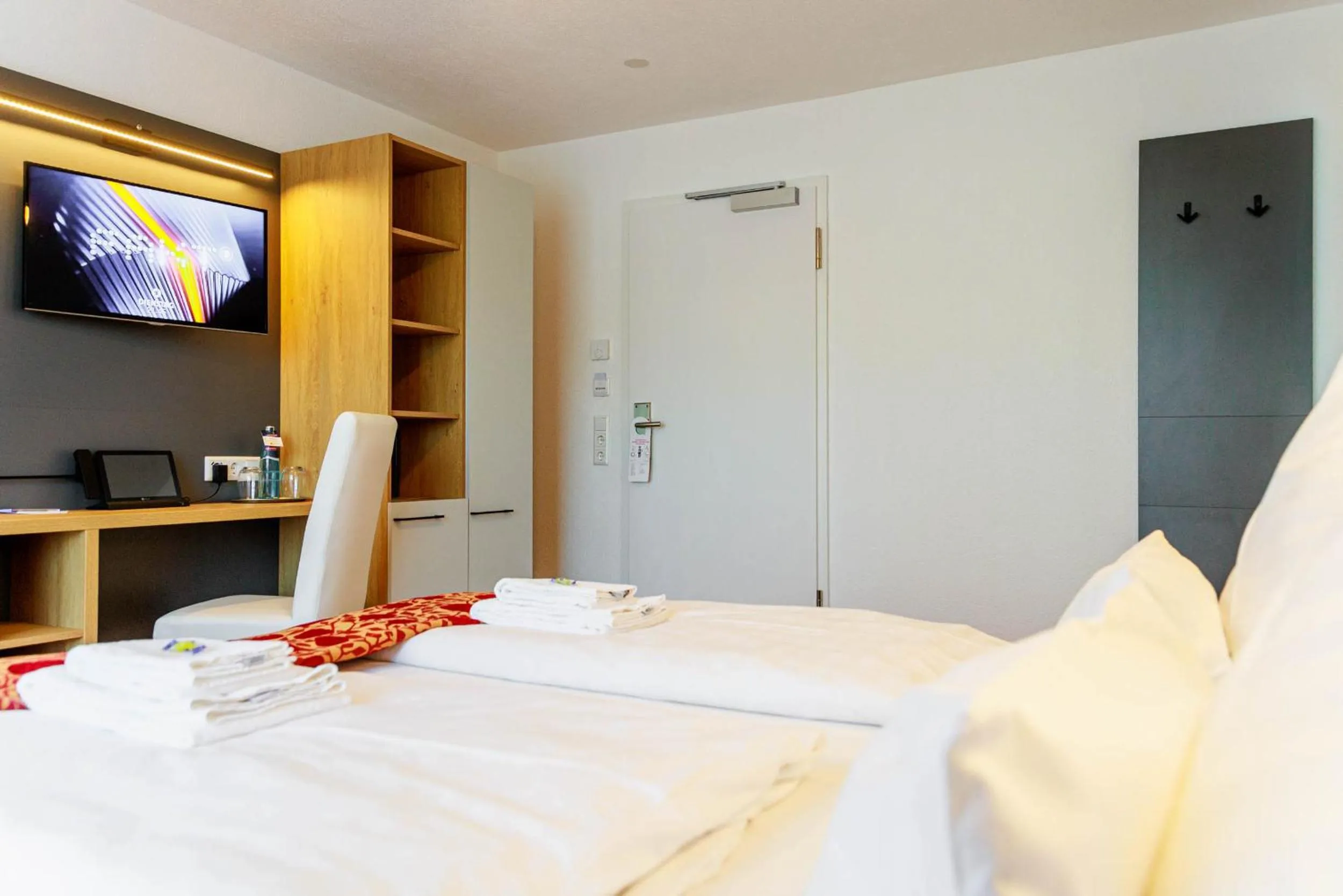 Photo of the whole room, Bed in Bodensee-Hotel Kreuz