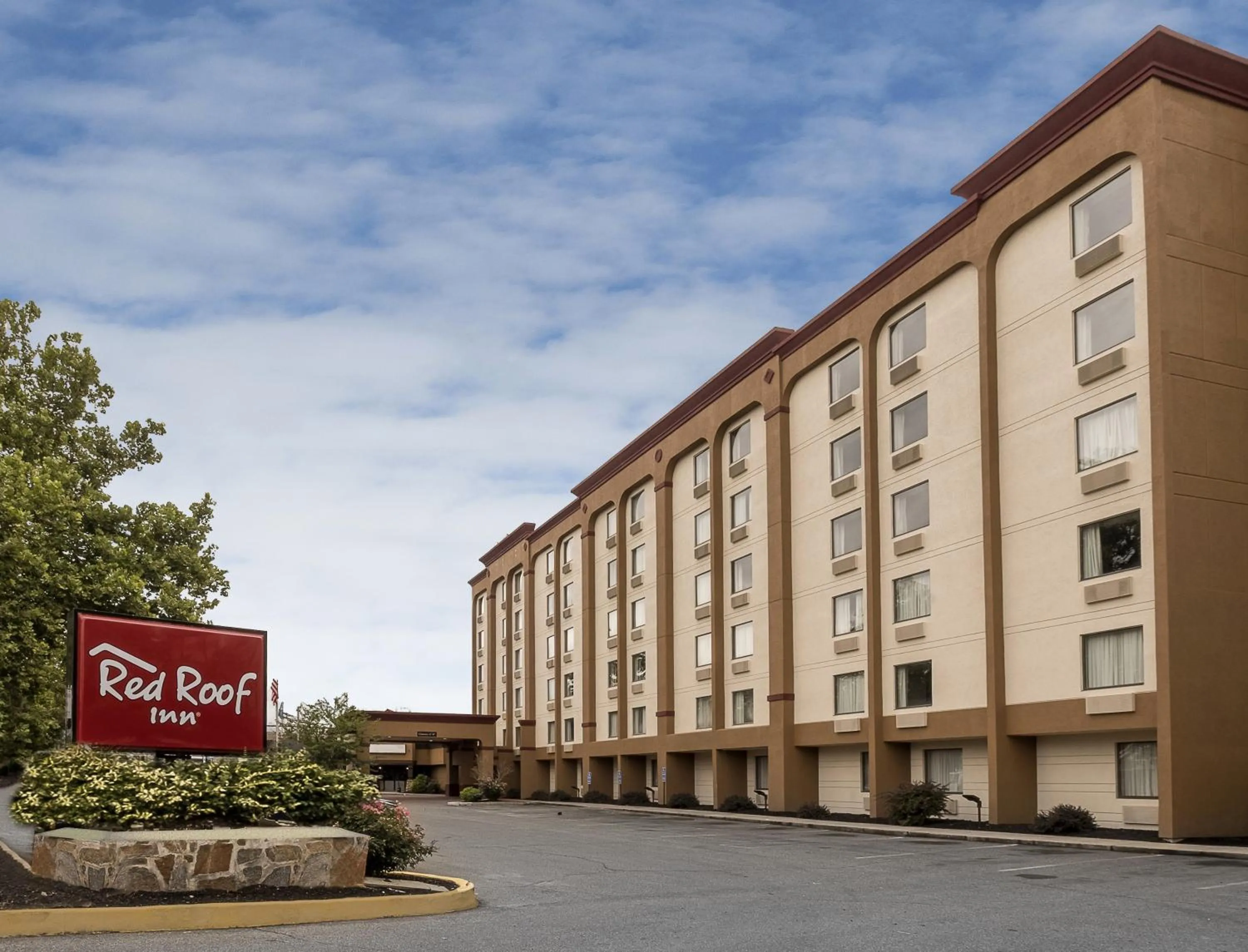 Property building in Red Roof Inn Hartford- New Britain