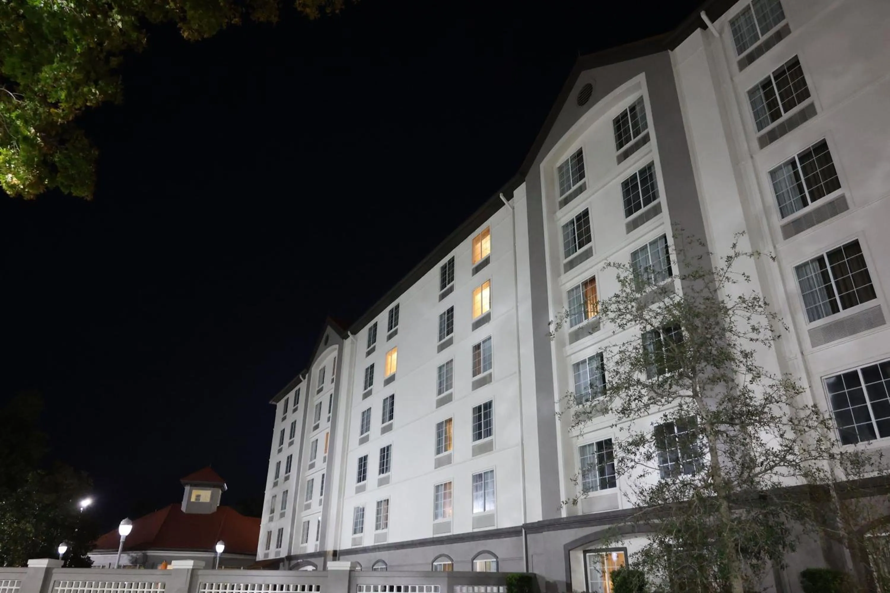 Property building in La Quinta Inn and Suites by Wyndham, Ocala