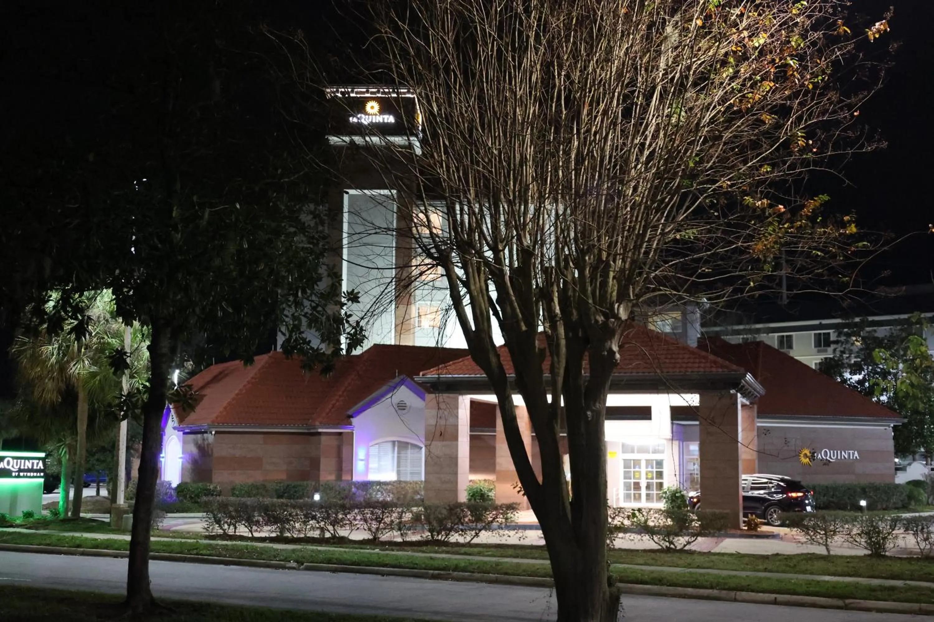 Property building in La Quinta Inn and Suites by Wyndham, Ocala