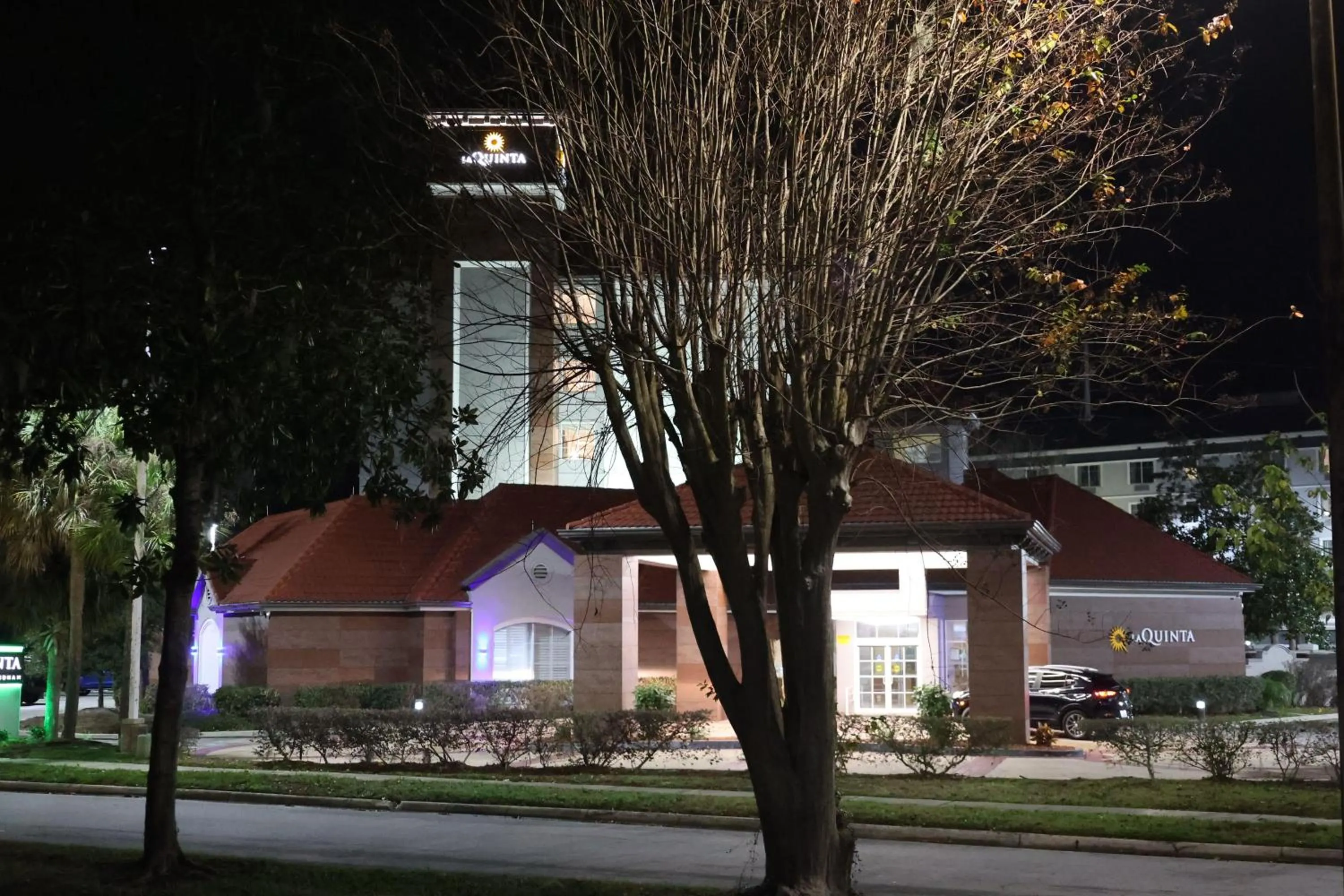 Property building in La Quinta Inn and Suites by Wyndham, Ocala