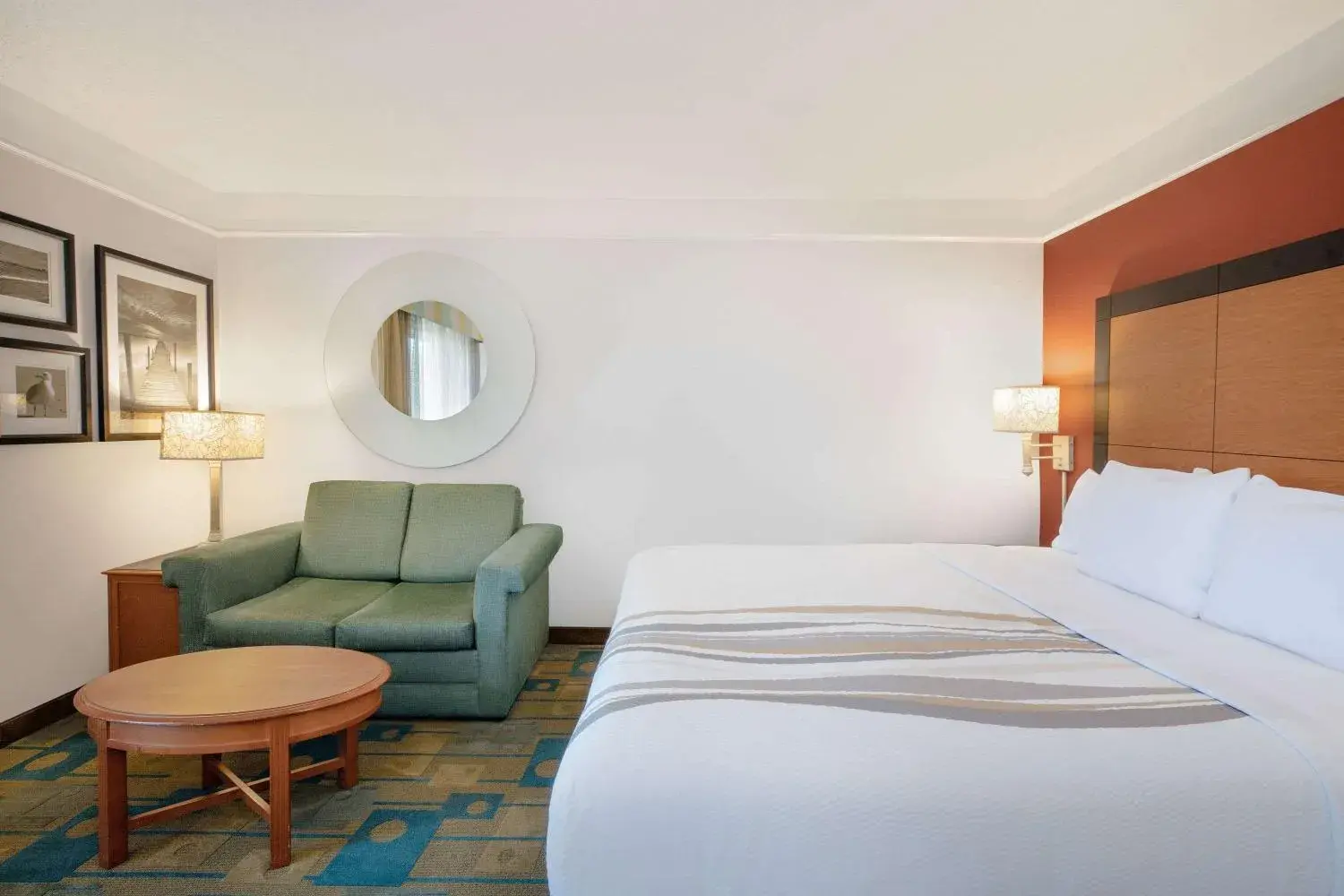 Bed in La Quinta Inn and Suites by Wyndham, Ocala Bed in La Quinta Inn and Suites by Wyndham, Ocala