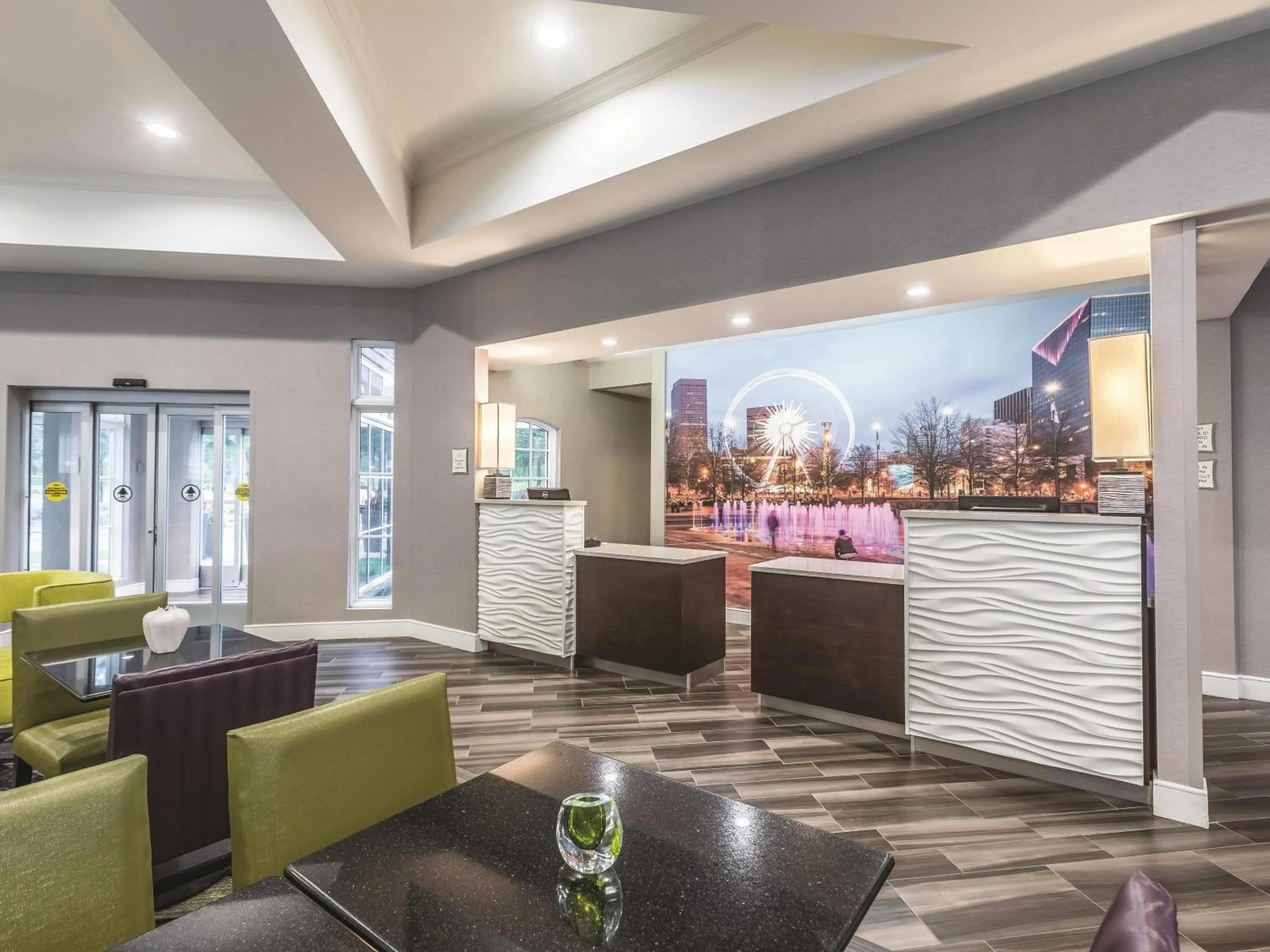 Lobby or reception in La Quinta by Wyndham Atlanta Alpharetta