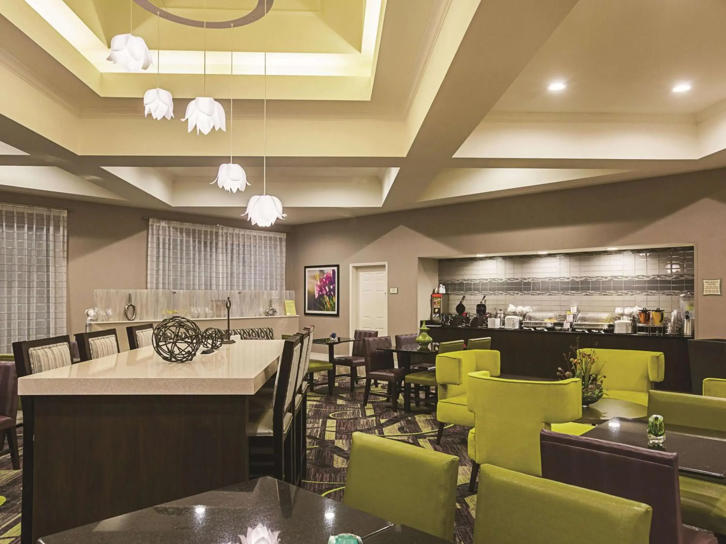 Restaurant/places to eat in La Quinta by Wyndham Atlanta Alpharetta Restaurant/places to eat in La Quinta by Wyndham Atlanta Alpharetta