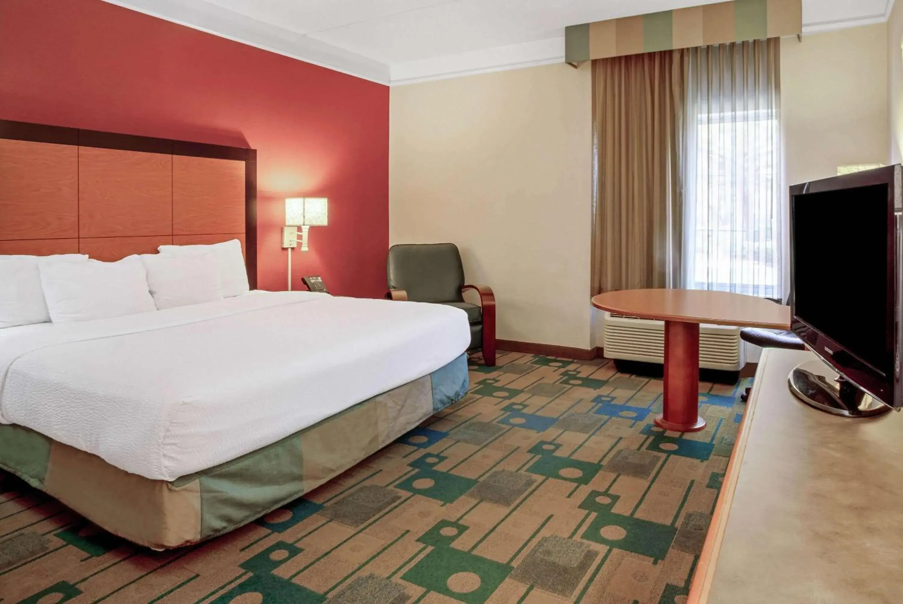 King Room - Disability Access in La Quinta by Wyndham Winston-Salem King Room - Disability Access in La Quinta by Wyndham Winston-Salem