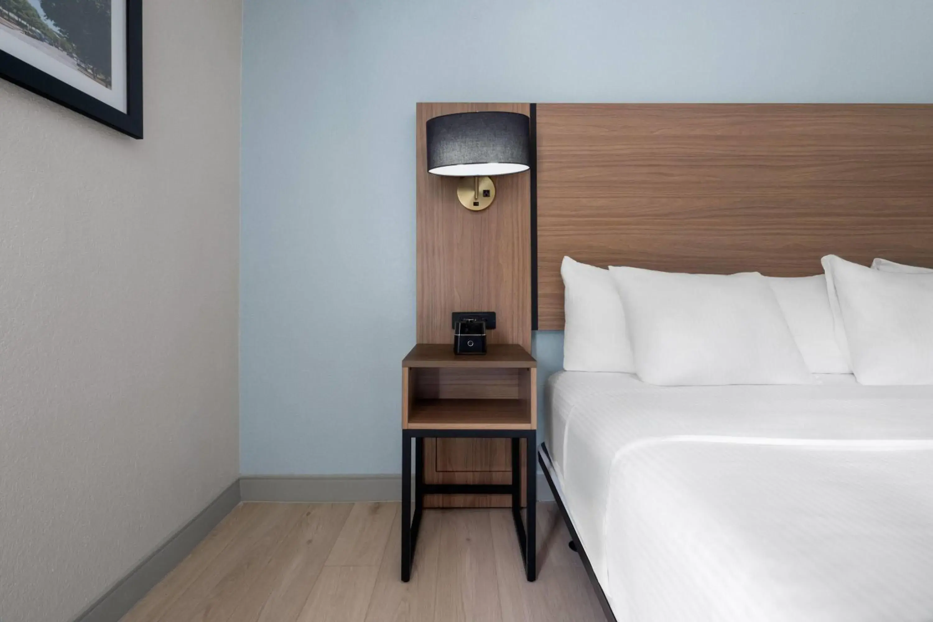 Photo of the whole room, Bed in La Quinta by Wyndham Raleigh Cary Photo of the whole room, Bed in La Quinta by Wyndham Raleigh Cary