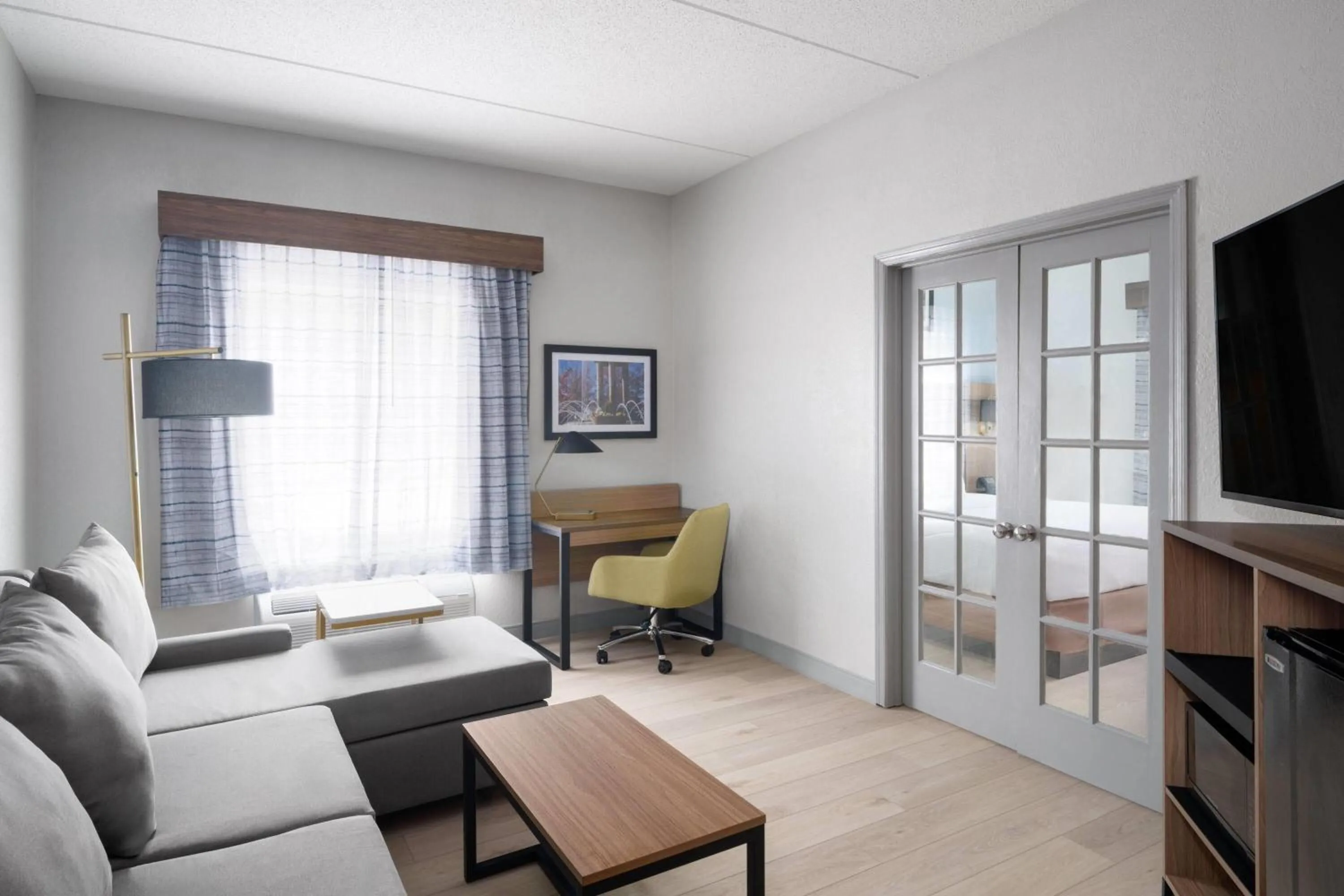 Photo of the whole room in La Quinta by Wyndham Raleigh Cary